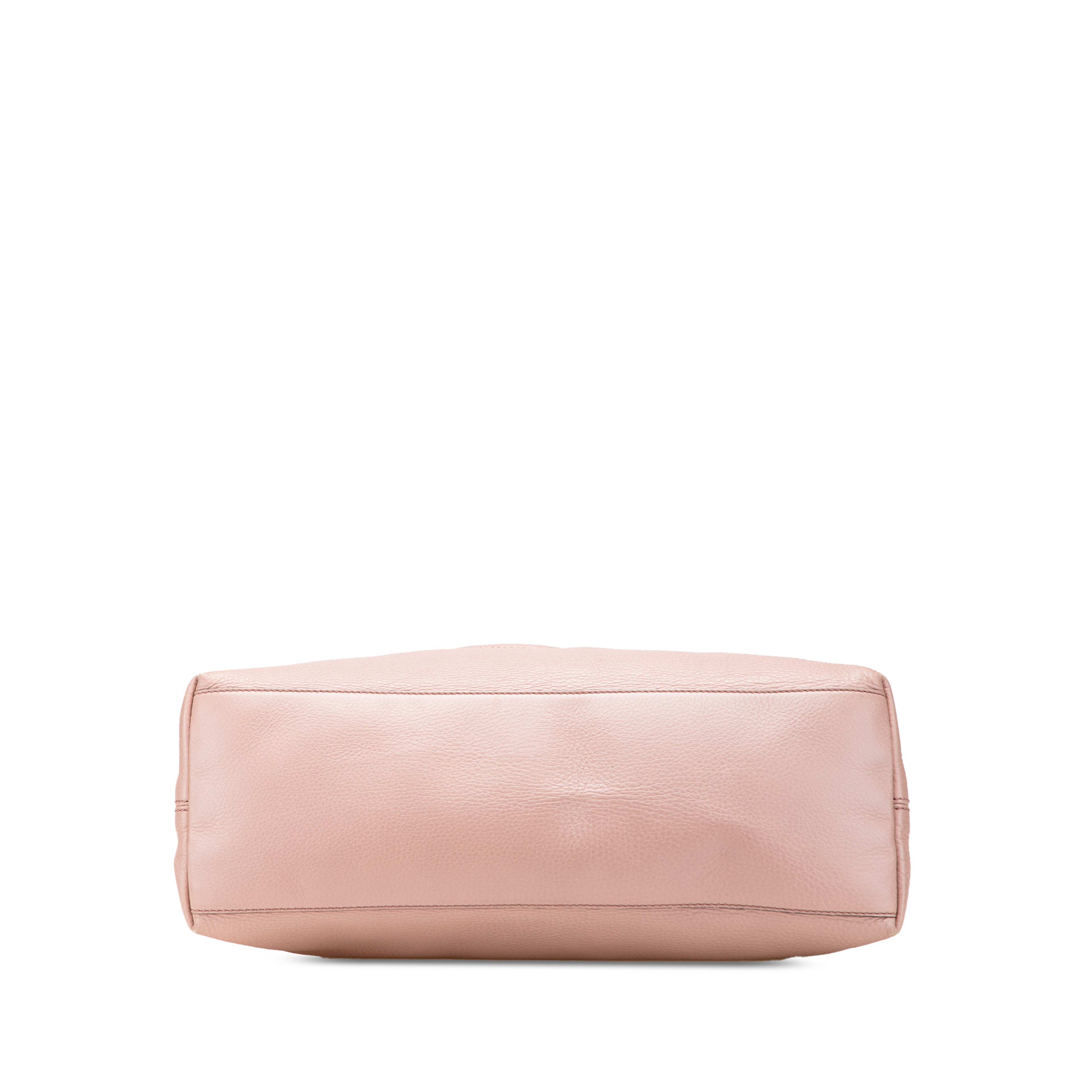 Gucci Medium Leather Soho Chain Tote, från Luxclusif, i färgen pink. Klicka för att öppna bilden i stort format