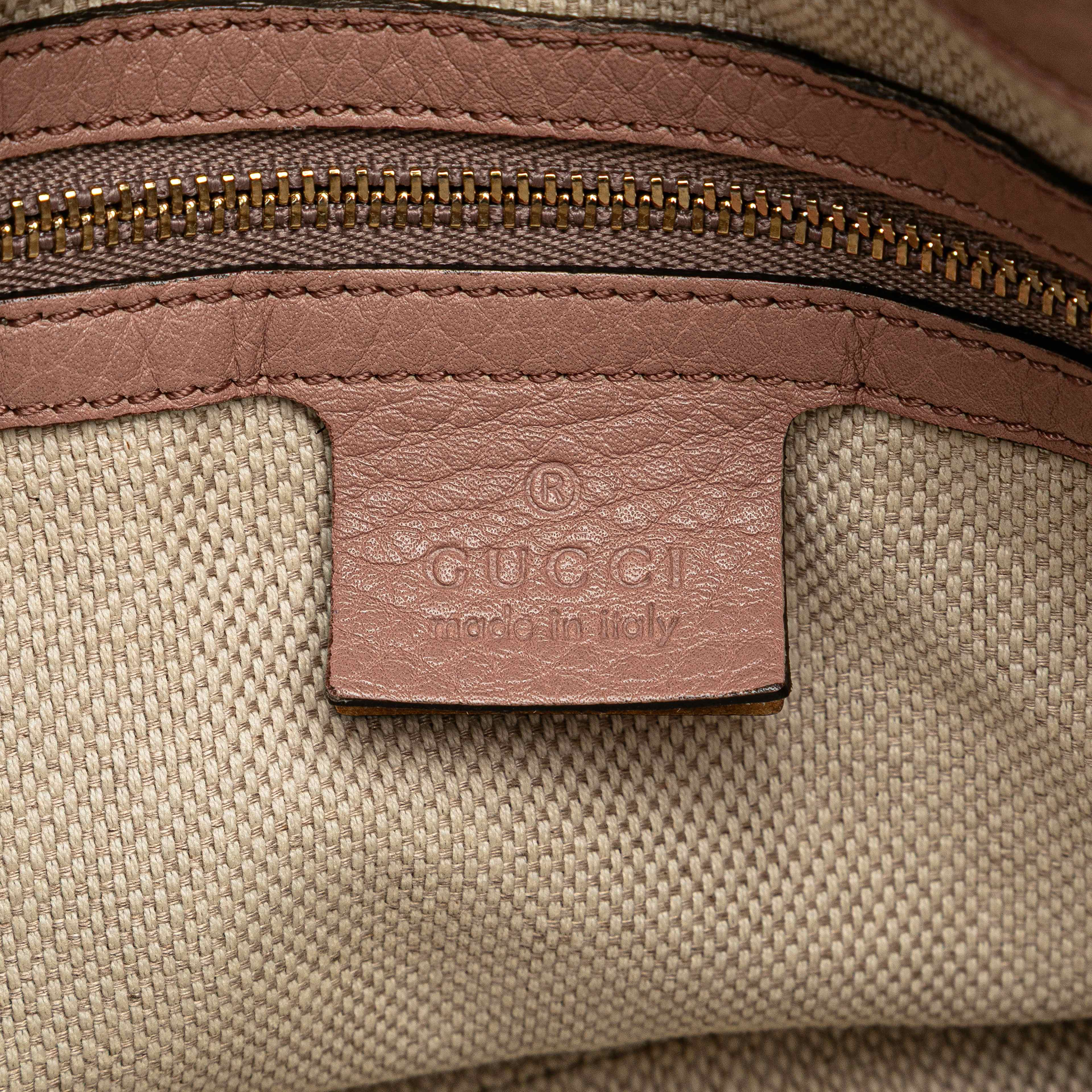 Gucci Medium Leather Soho Chain Tote, från Luxclusif, i färgen pink. Klicka för att öppna bilden i stort format