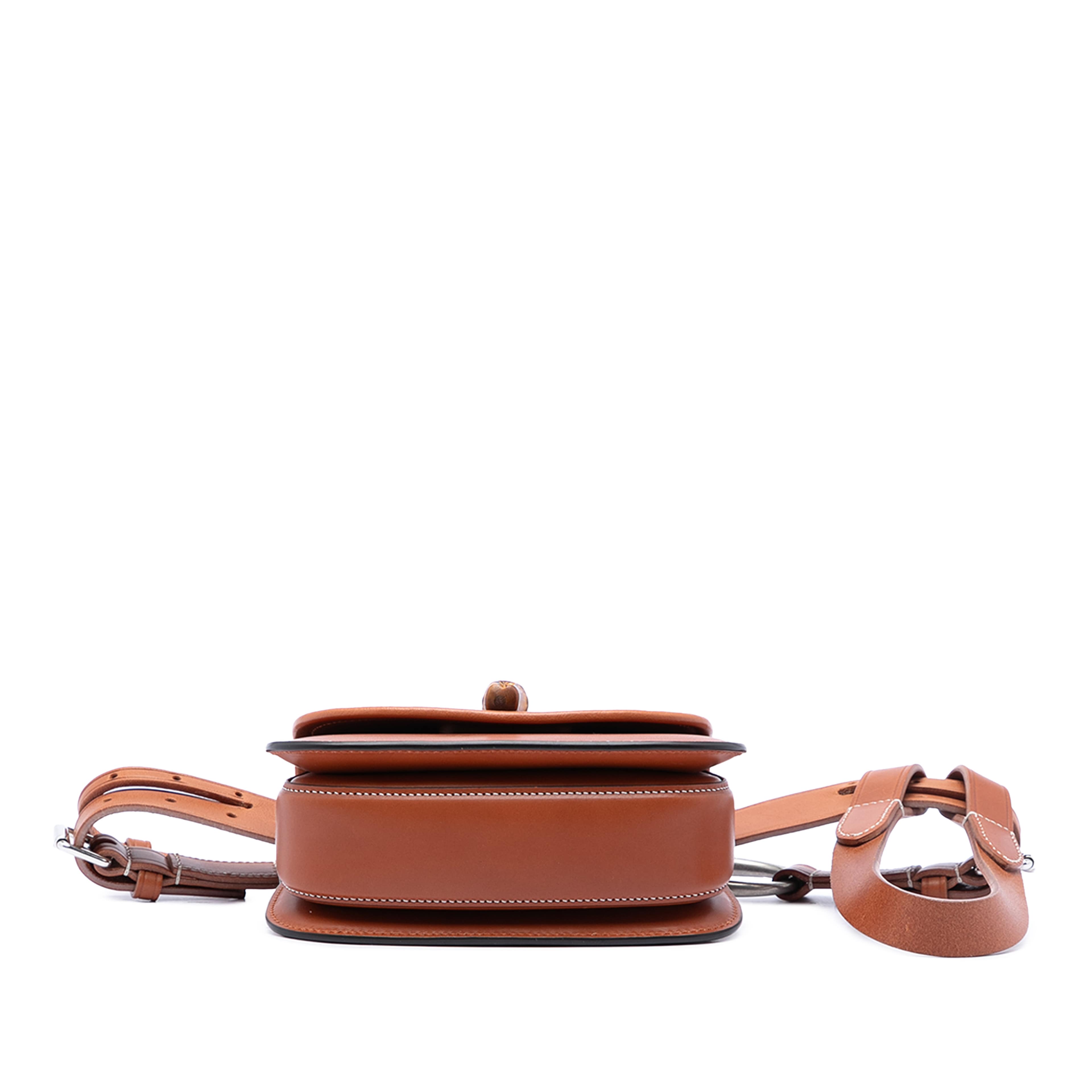 Gucci Mini Calfskin Bamboo 1947 Belt Bag, från Luxclusif, i färgen brown. Klicka för att öppna bilden i stort format
