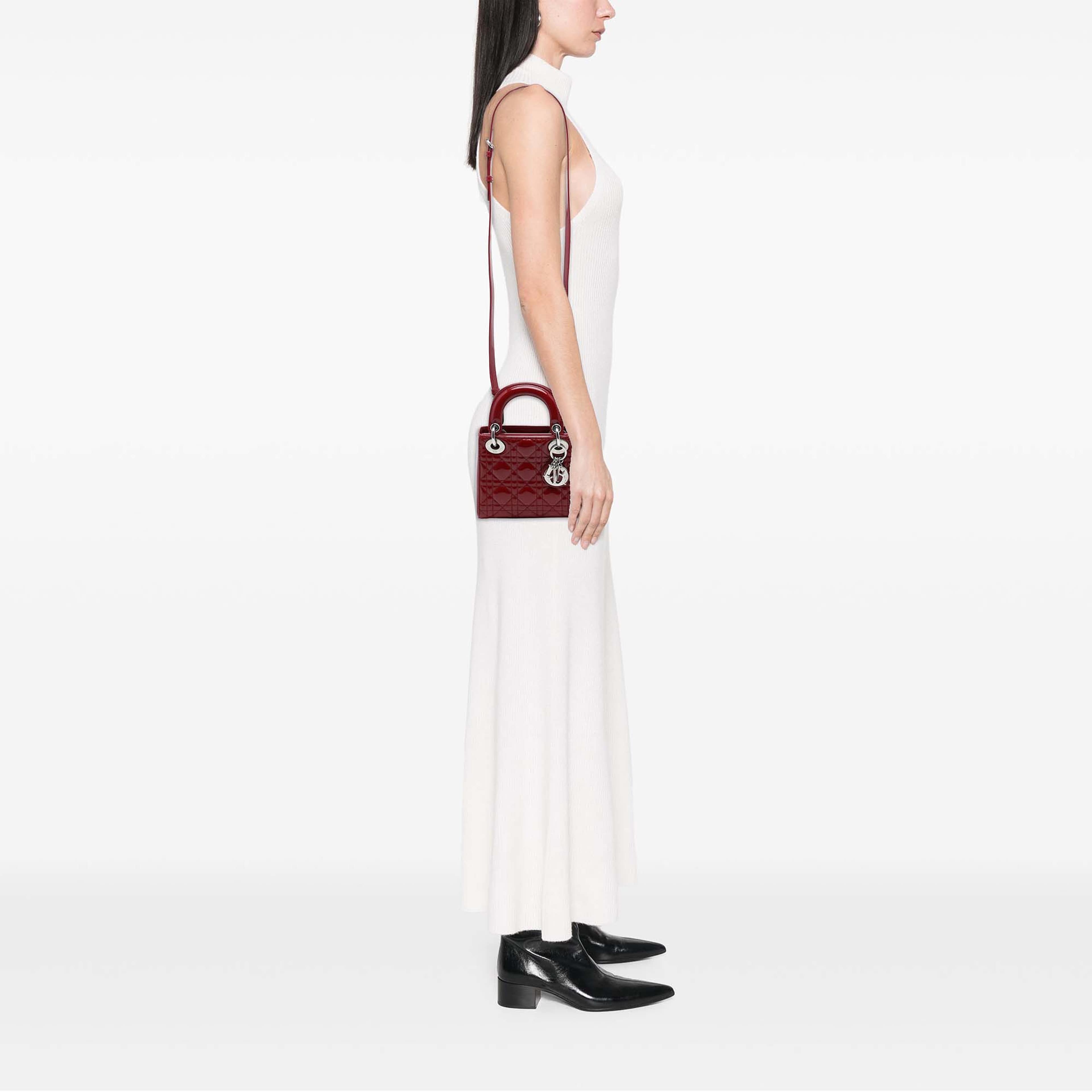 Dior Mini Patent Cannage Lady Dior, från Luxclusif, i färgen röd. Klicka för att öppna bilden i stort format