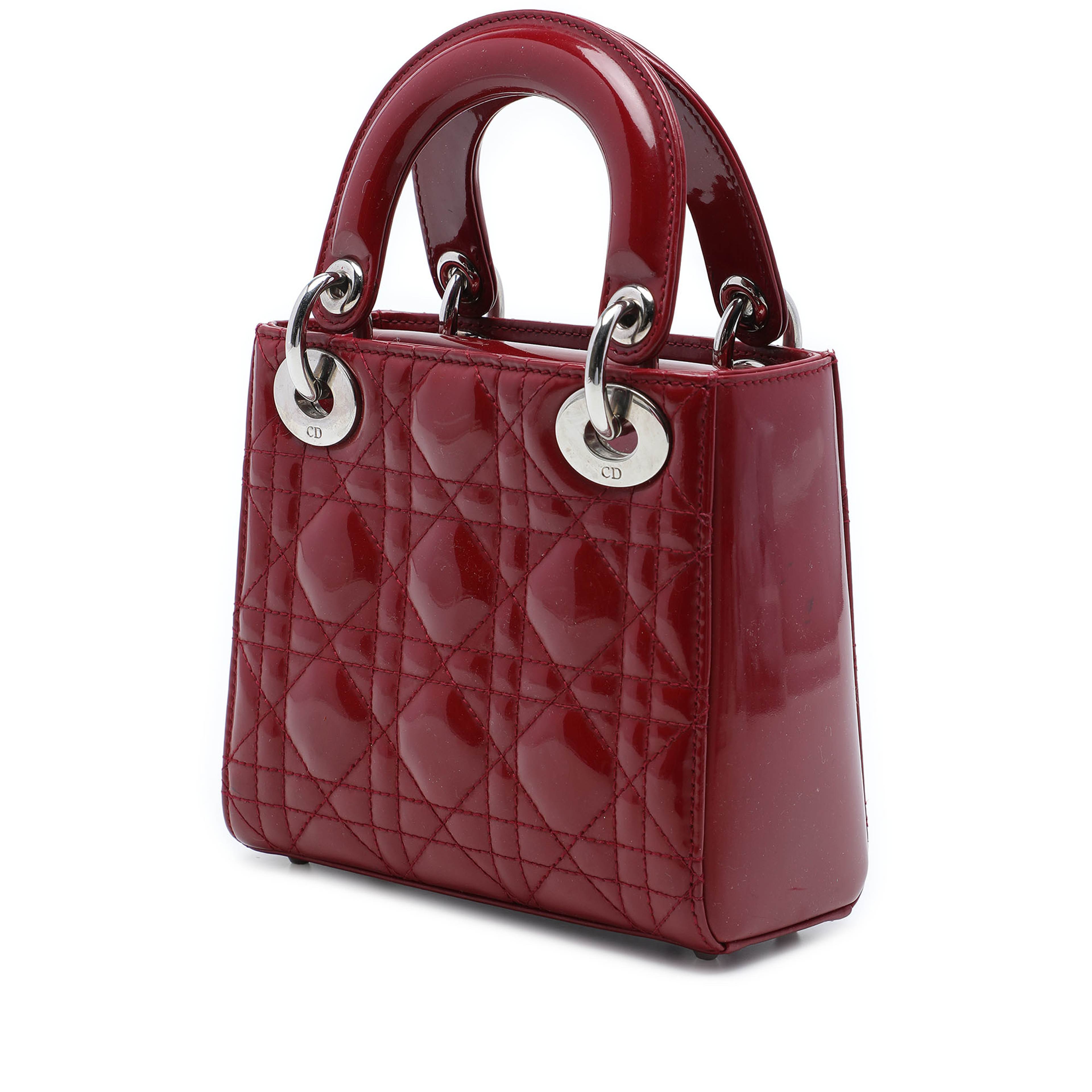 Dior Mini Patent Cannage Lady Dior, från Luxclusif, i färgen röd. Klicka för att öppna bilden i stort format