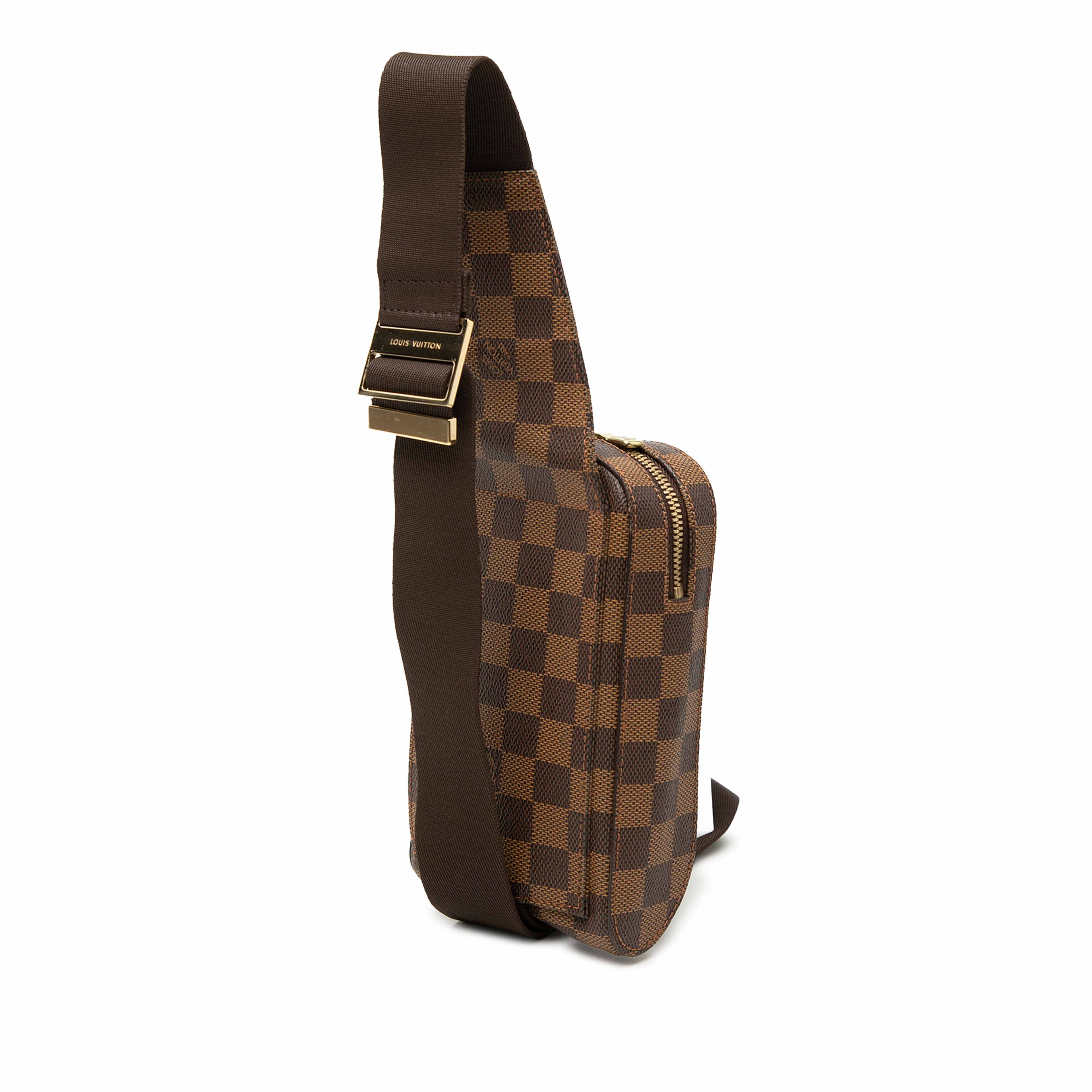 Louis Vuitton Damier Ebene Geronimos, från Luxclusif, i färgen brun. Klicka för att öppna bilden i stort format