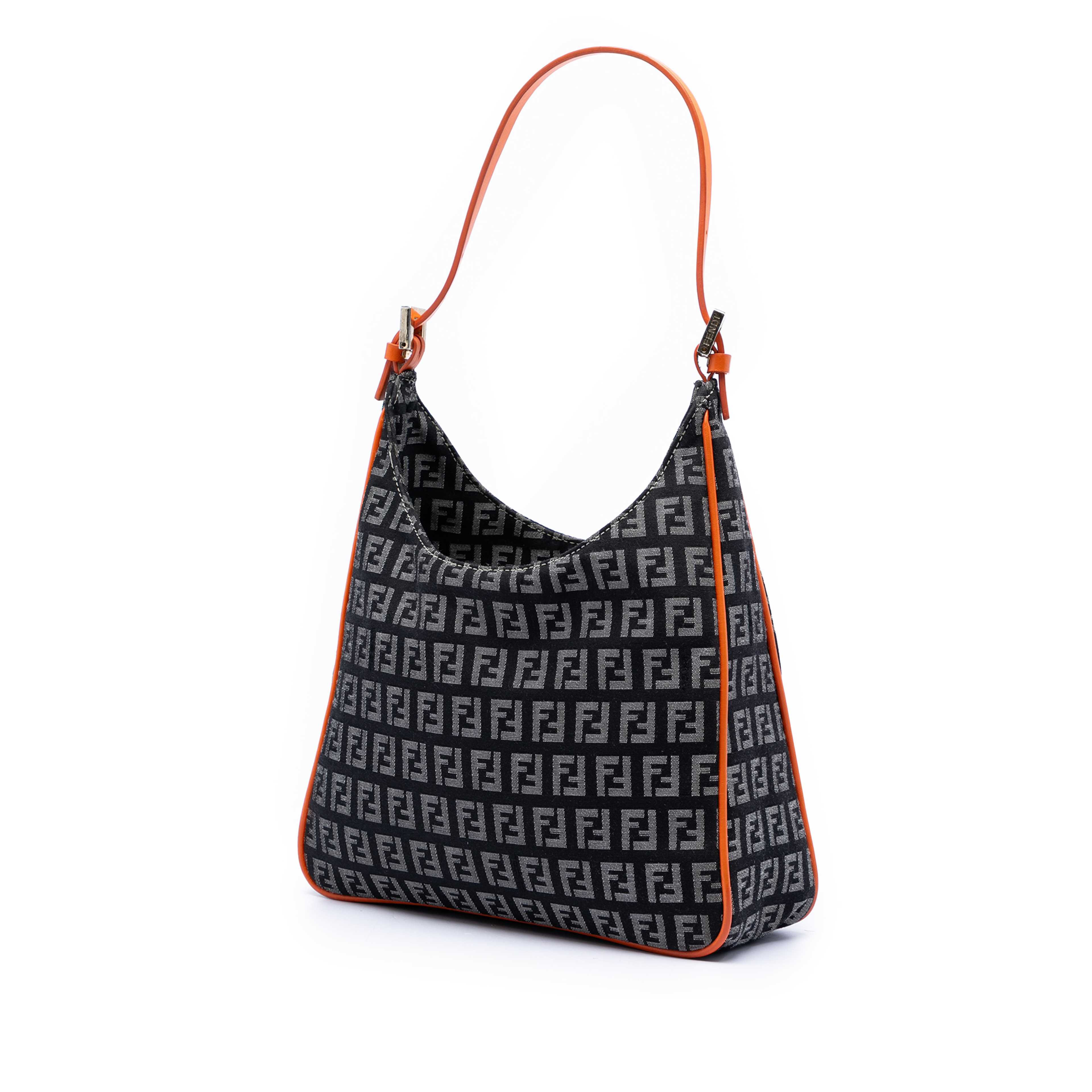 Fendi Zucchino Canvas Shoulder Bag, från Luxclusif, i färgen charcoal. Klicka för att öppna bilden i stort format