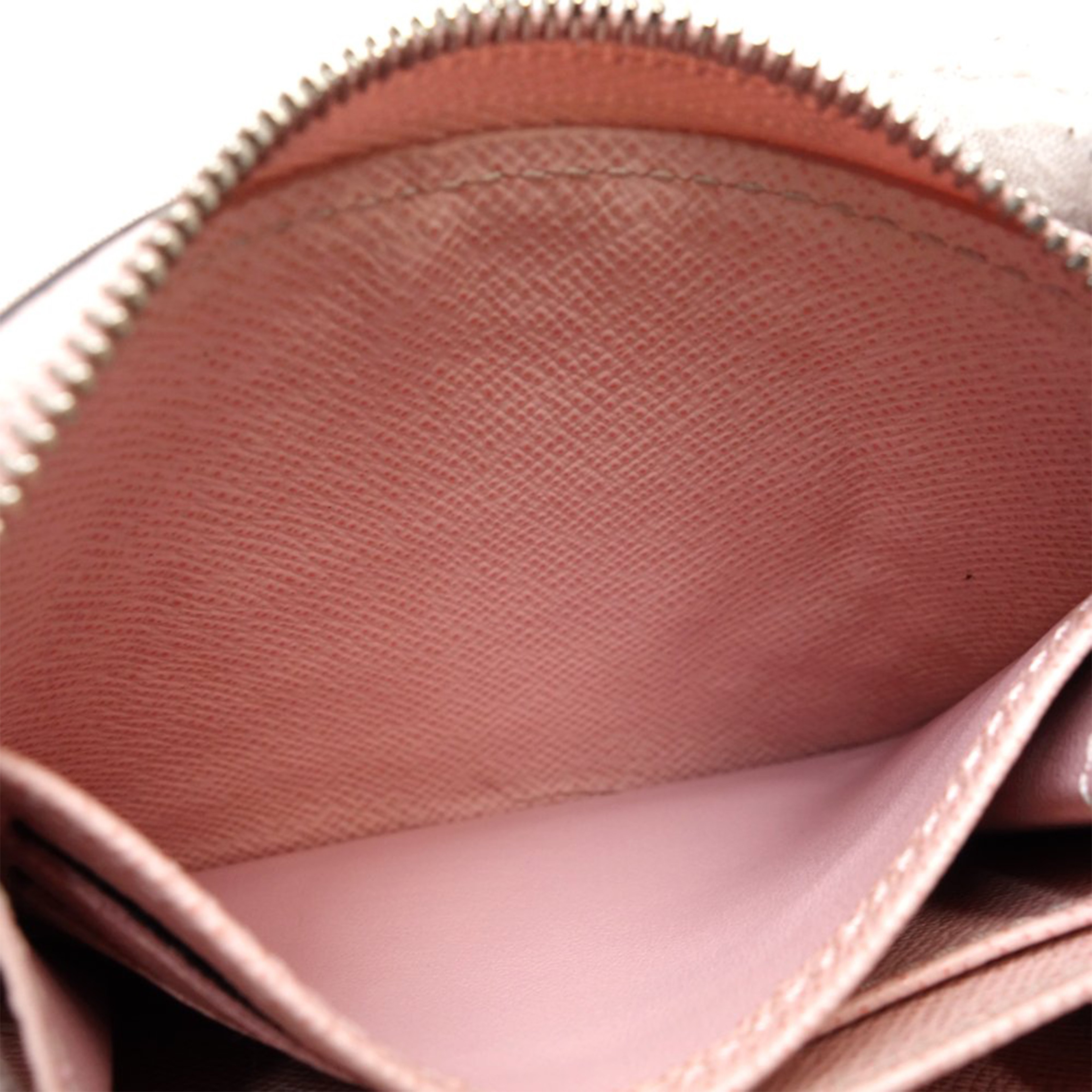 Louis Vuitton Epi Lv Stories Zippy Coin Purse, från Luxclusif, i färgen rosa. Klicka för att öppna bilden i stort format