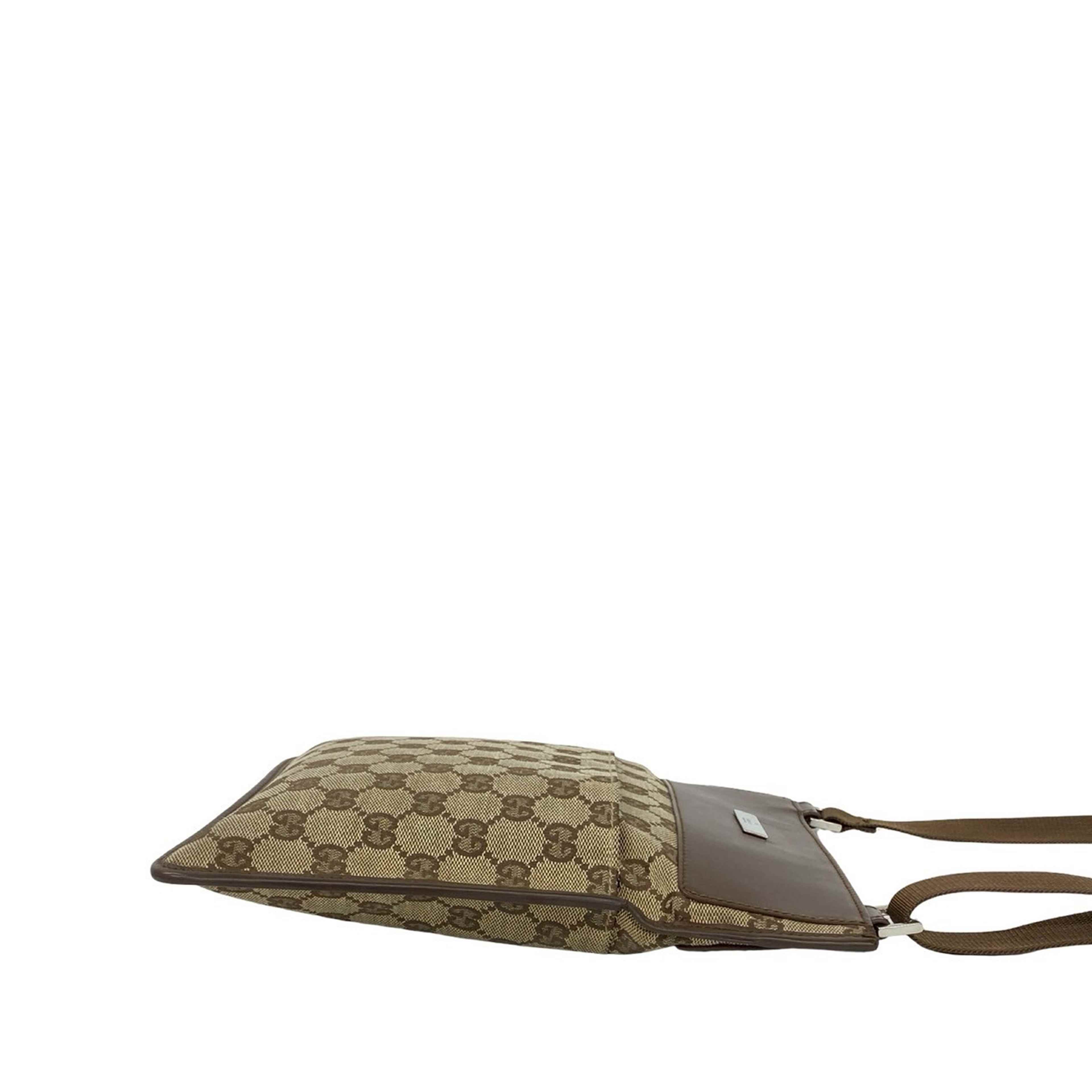 Gucci Gg Canvas Crossbody, från Luxclusif, i färgen beige. Klicka för att öppna bilden i stort format