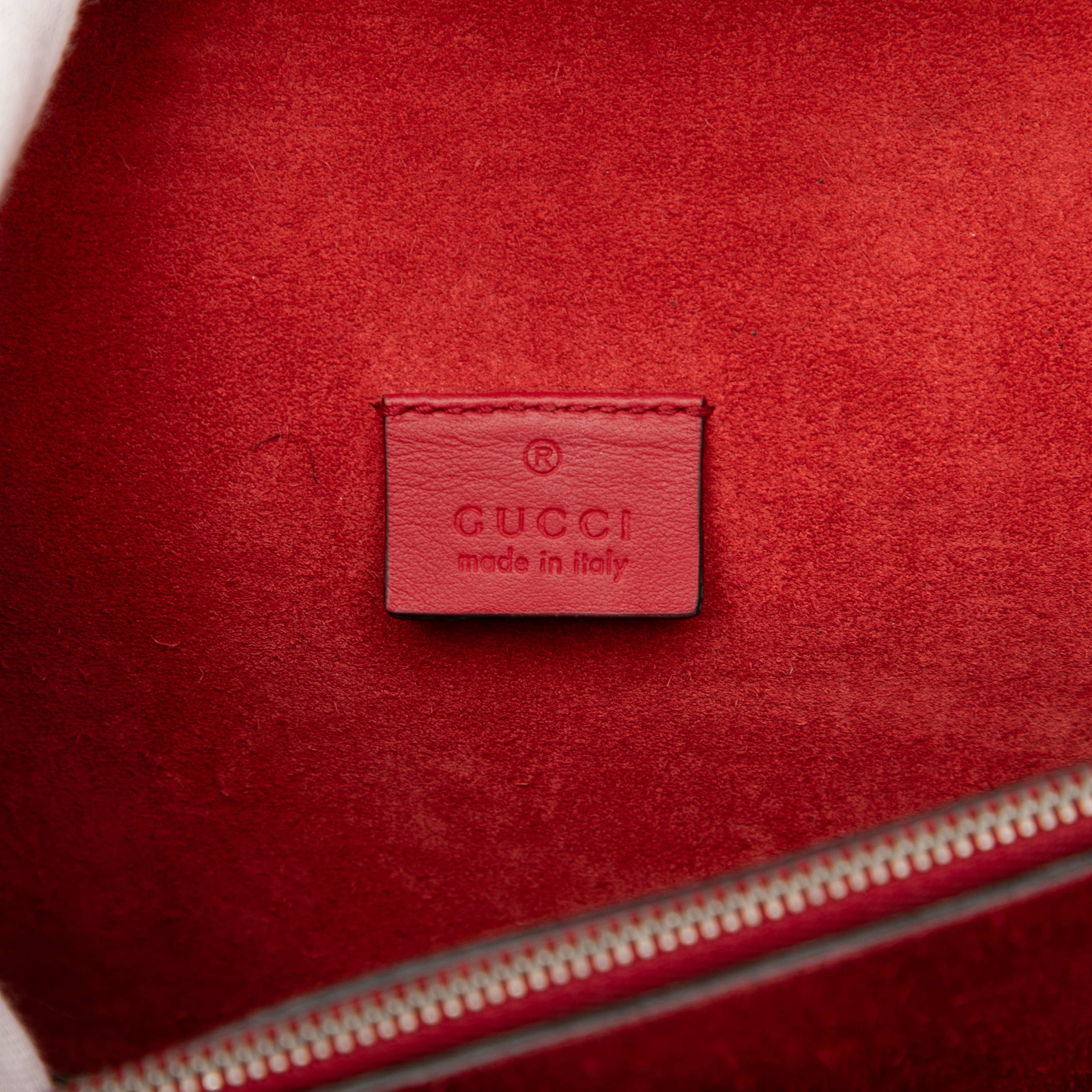 Gucci Medium Gg Supreme Dionysus Shoulder Bag, från Luxclusif, i färgen beige. Klicka för att öppna bilden i stort format