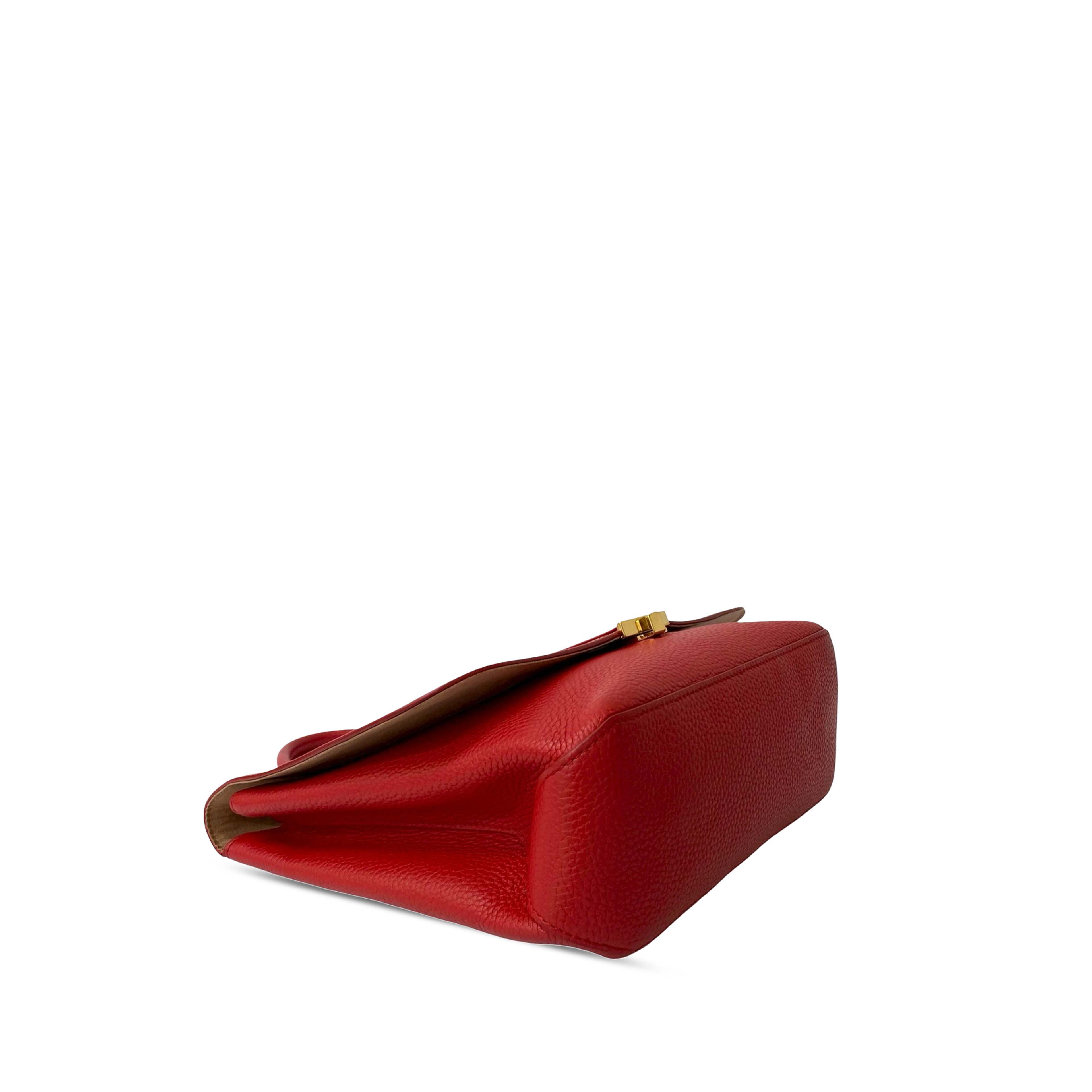 Louis Vuitton Taurillon Volta, från Luxclusif, i färgen red. Klicka för att öppna bilden i stort format