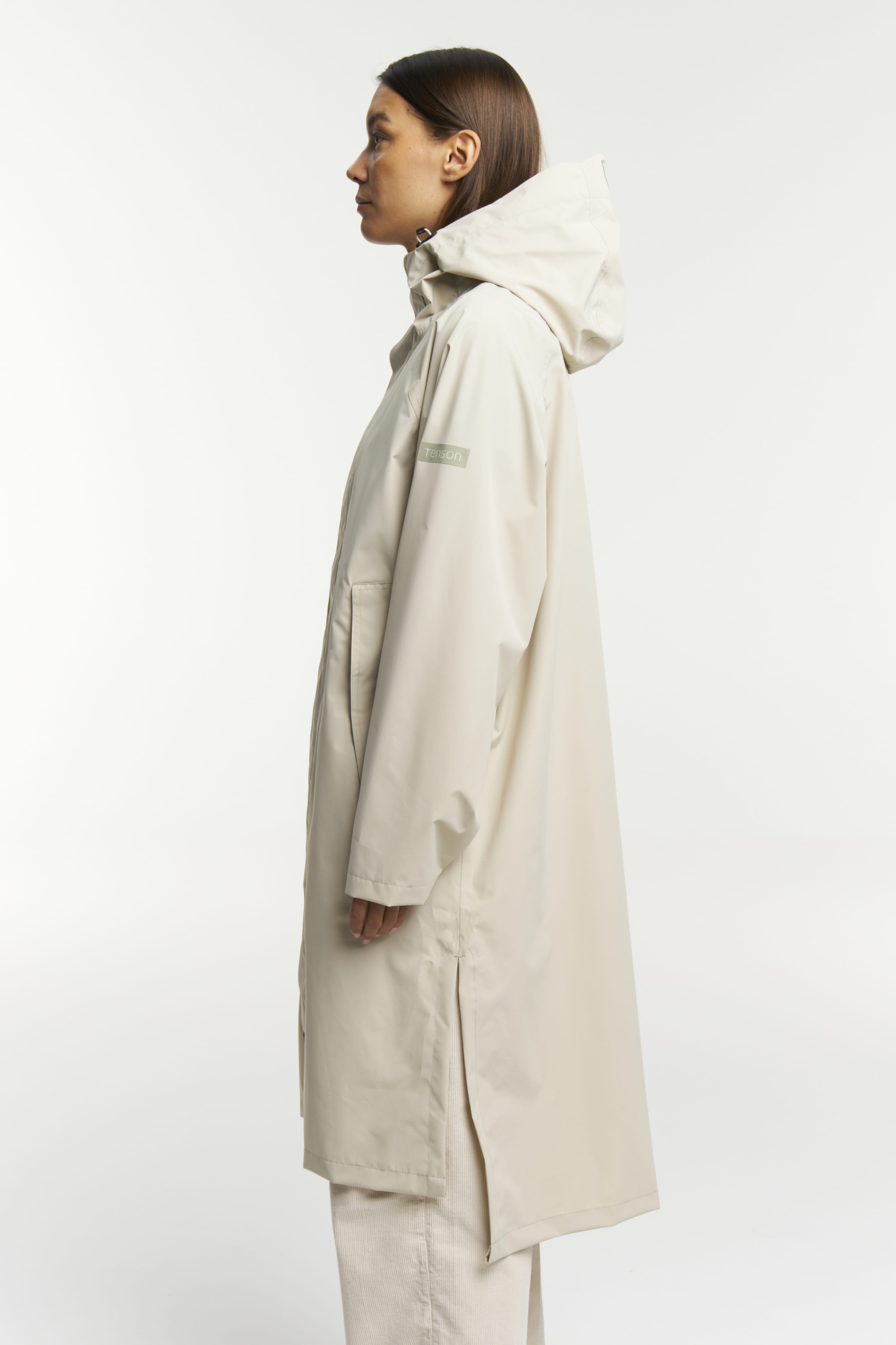 Drizzle Parka Unisex, från Tenson, i färgen ljusbeige. Klicka för att öppna bilden i stort format