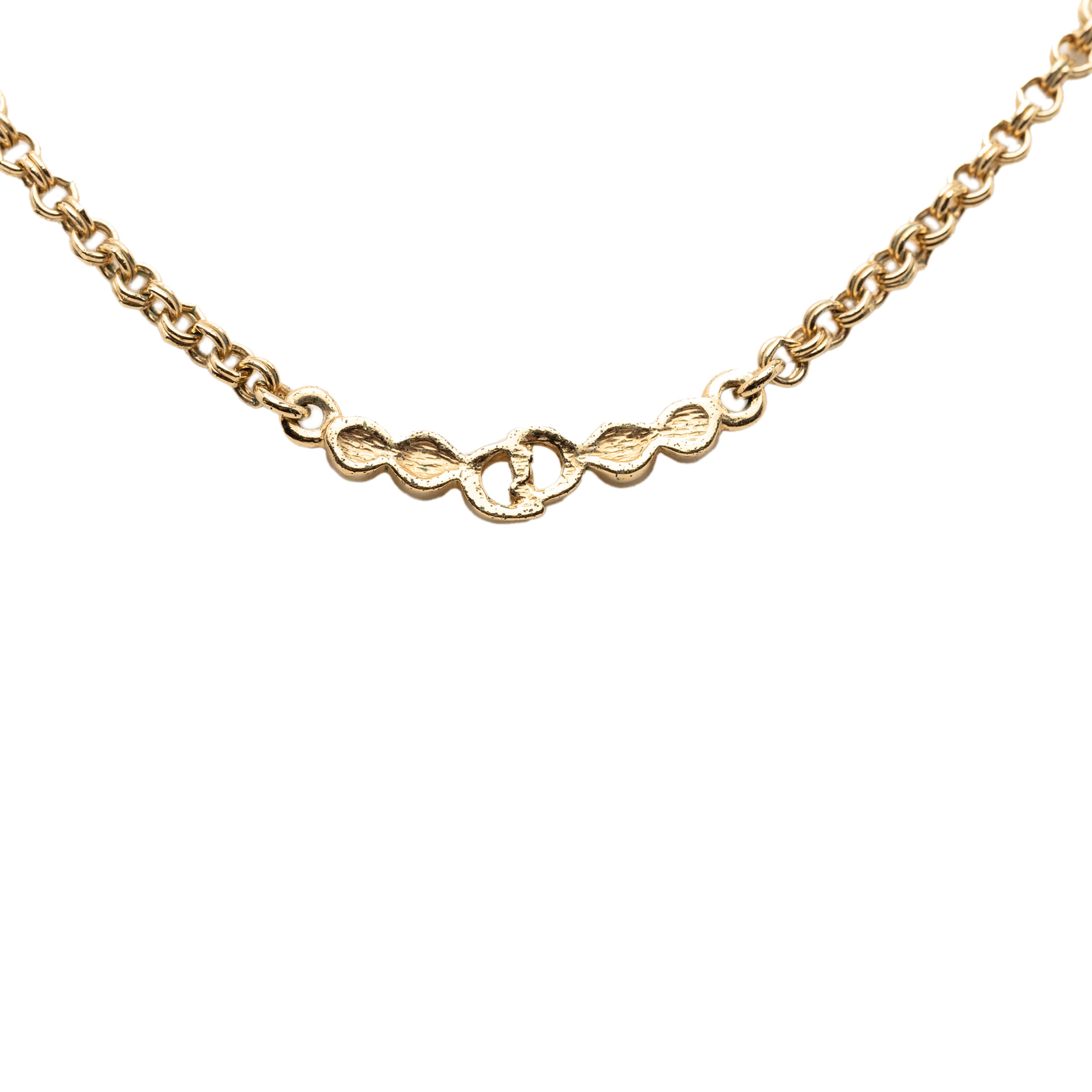 Dior Gold Plated Cd Logo Pendant Necklace, från Luxclusif, i färgen gold. Klicka för att öppna bilden i stort format