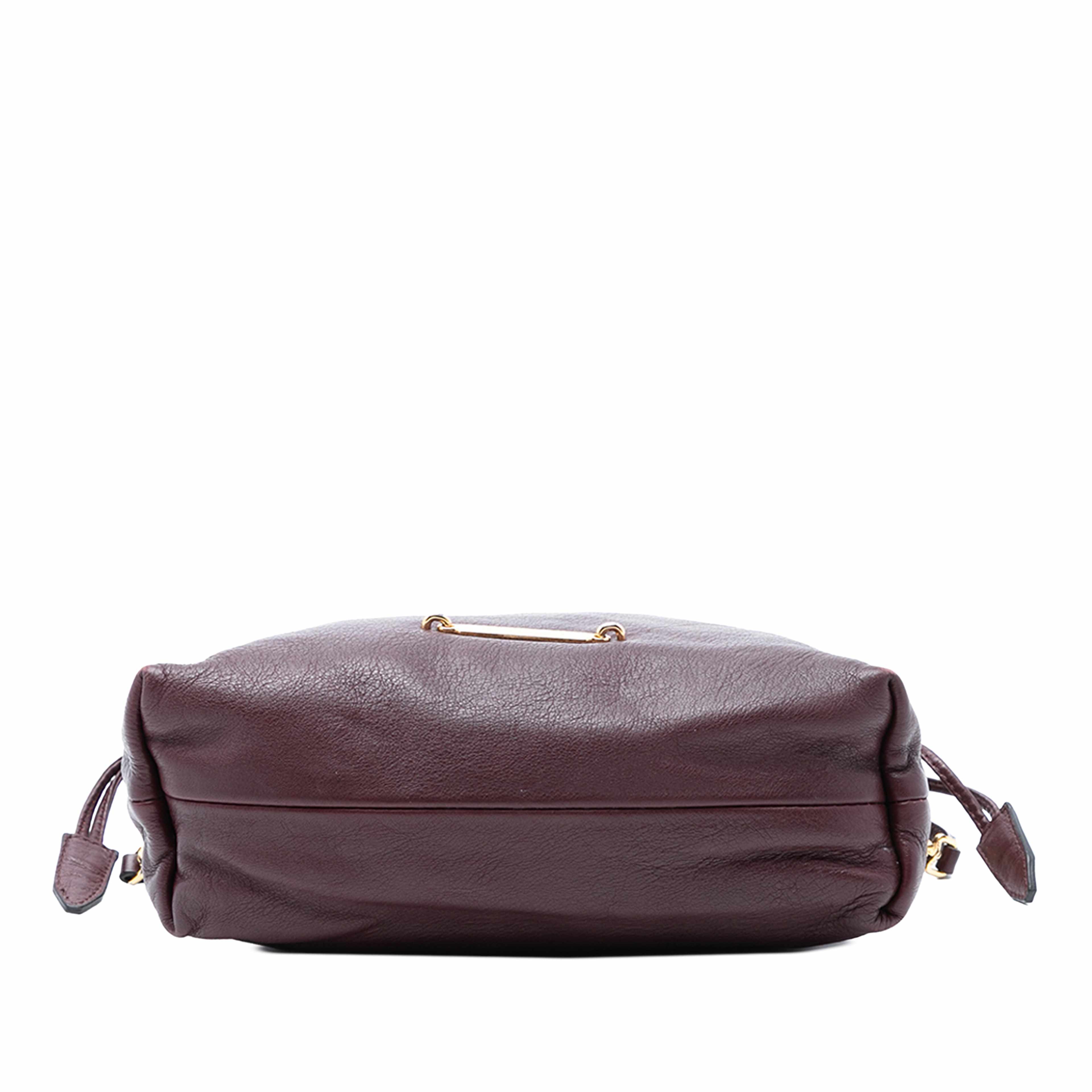 Burberry House Check Canvas And Calfskin Little Crush Crossbody, från Luxclusif, i färgen burgundy. Klicka för att öppna bilden i stort format