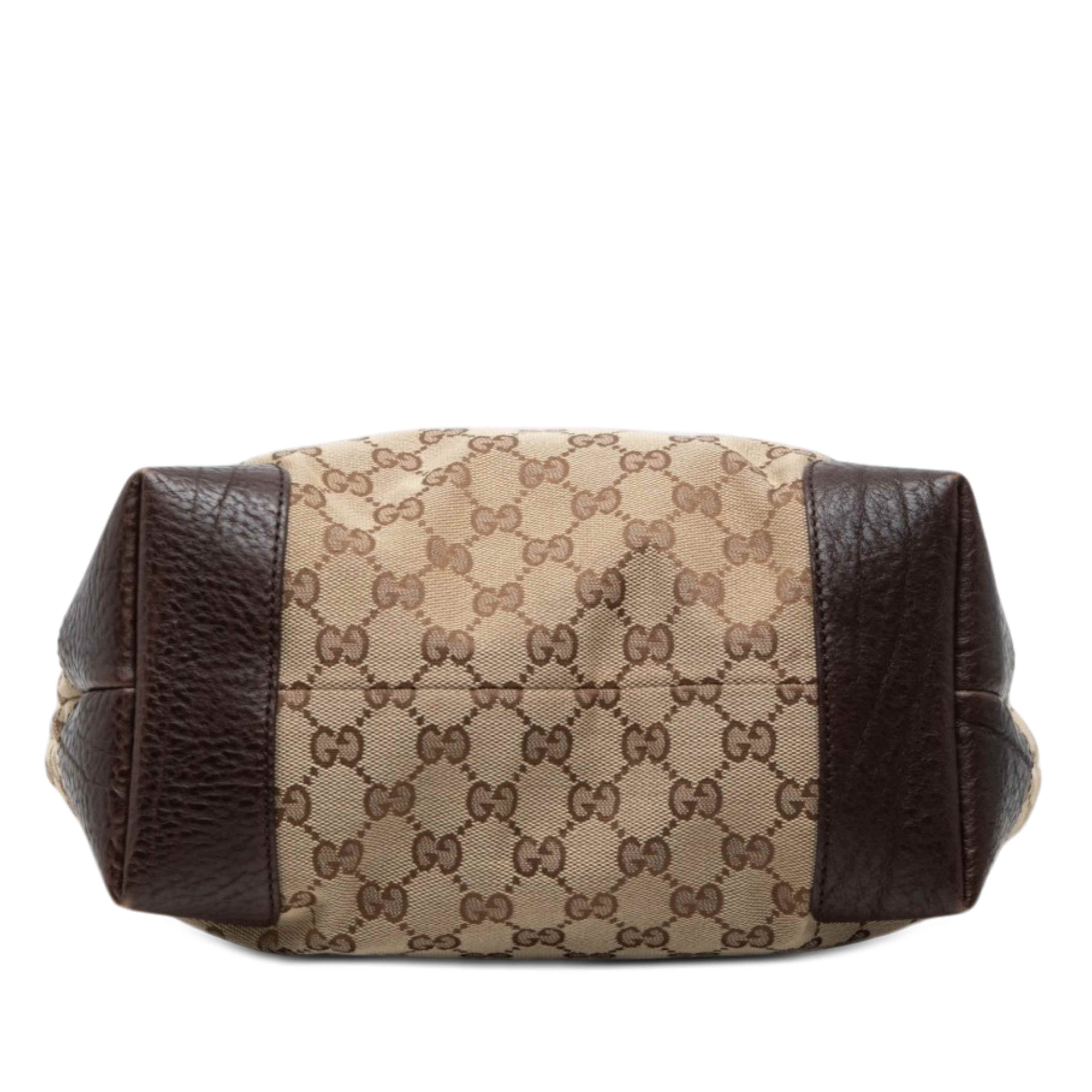 Gucci Gg Canvas Gg Charm Tote, från Luxclusif, i färgen beige. Klicka för att öppna bilden i stort format