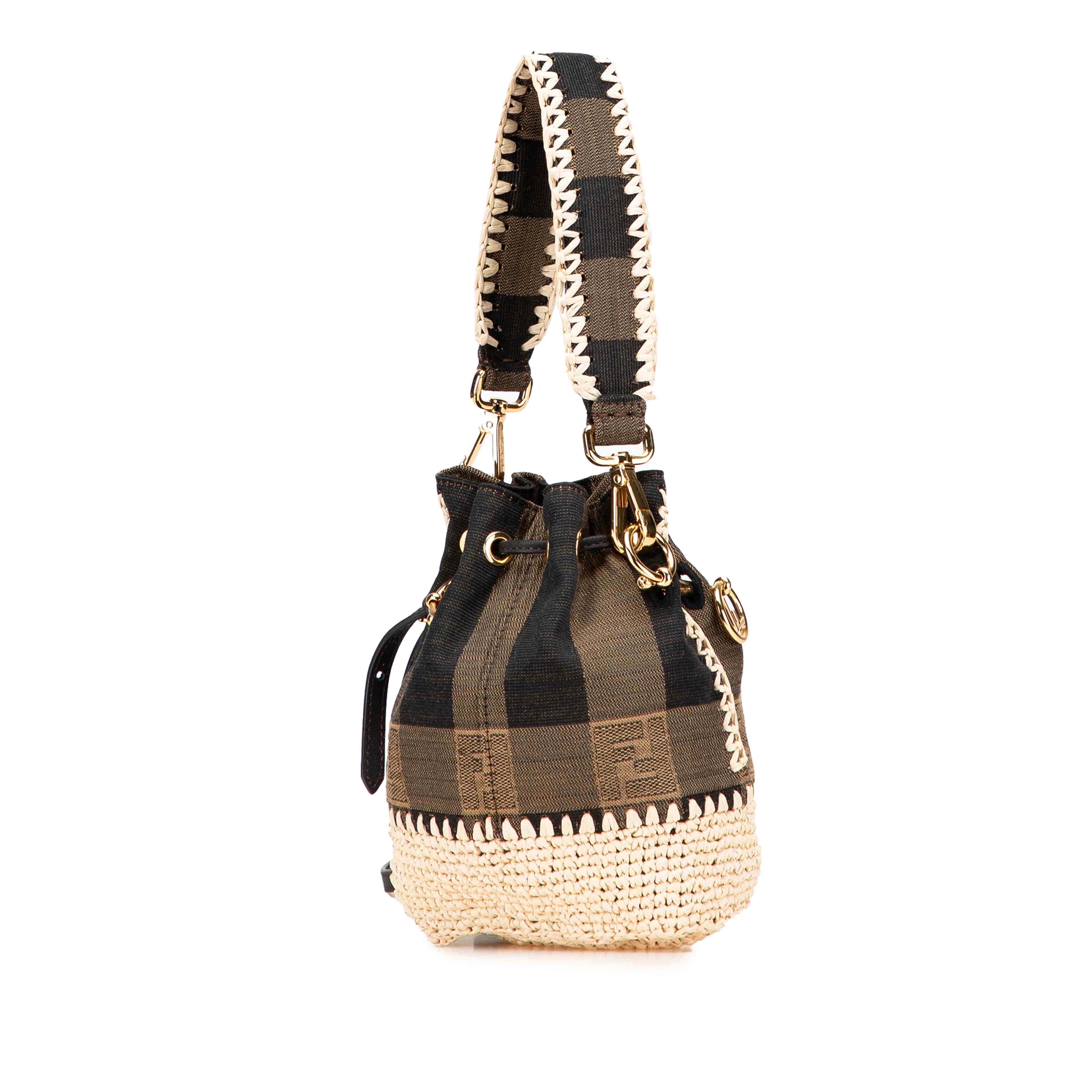 Fendi Zucca Pequin Jaquard And Straw Mon Tresor Bucket Bag, från Luxclusif, i färgen brown. Klicka för att öppna bilden i stort format