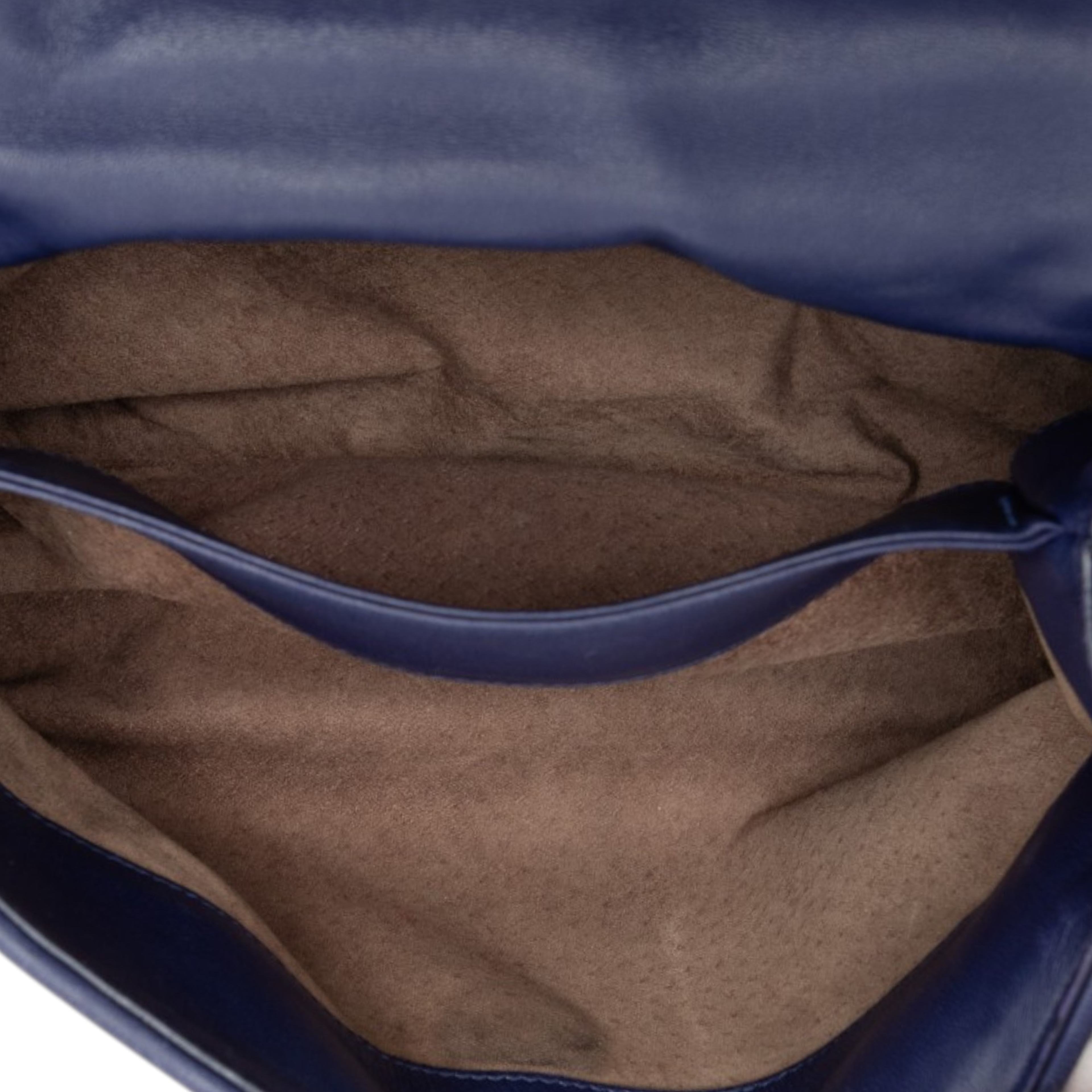 Bottega Veneta Small Nappa Intrecciato Olimpia Crossbody, från Luxclusif, i färgen purpur. Klicka för att öppna bilden i stort format