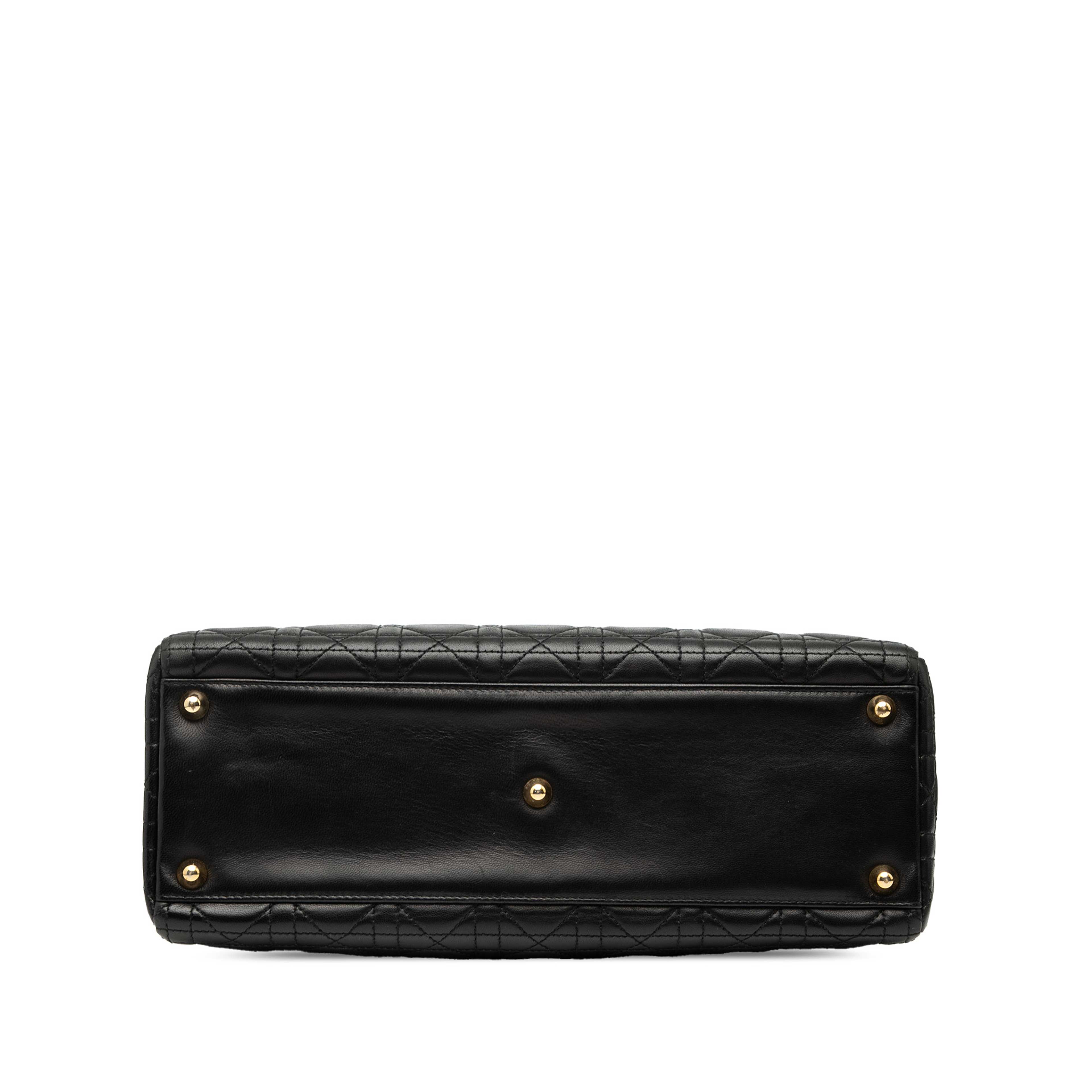 Dior Large Lambskin Cannage Lady Dior, från Luxclusif, i färgen black. Klicka för att öppna bilden i stort format