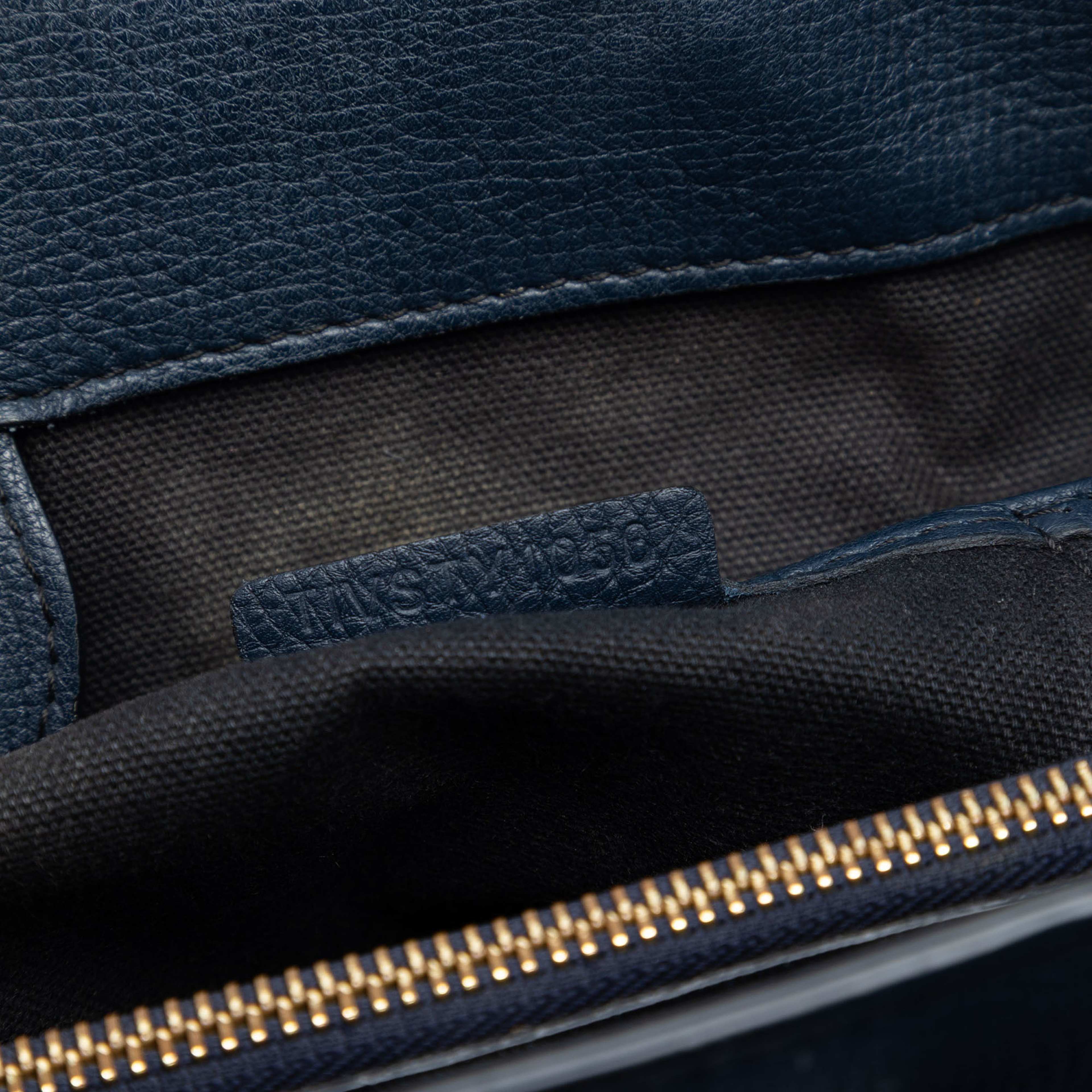 Burberry Medium Leather And House Check Banner Satchel, från Luxclusif, i färgen blå. Klicka för att öppna bilden i stort format