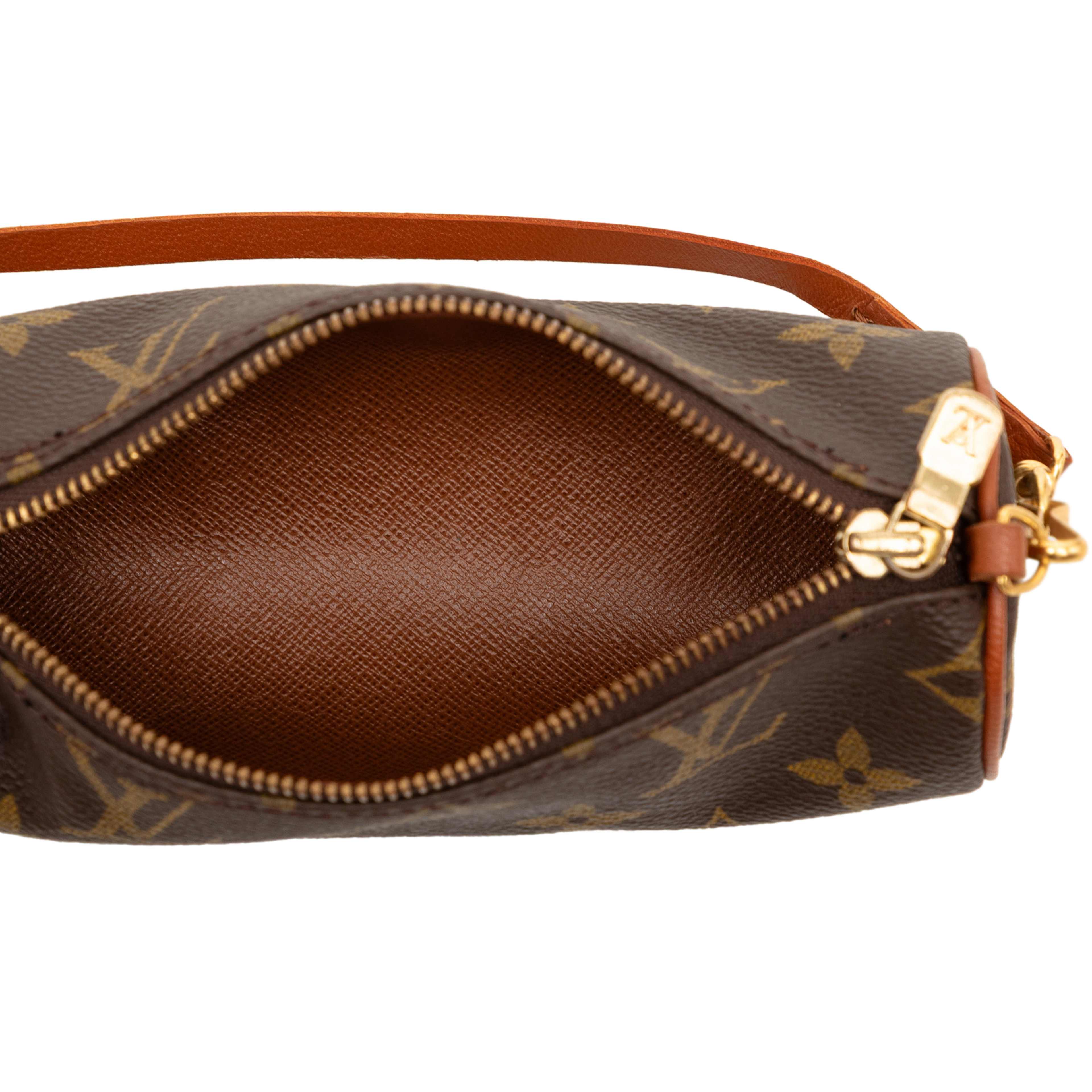 Louis Vuitton Monogram Papillon Pochette, från Luxclusif, i färgen brun. Klicka för att öppna bilden i stort format