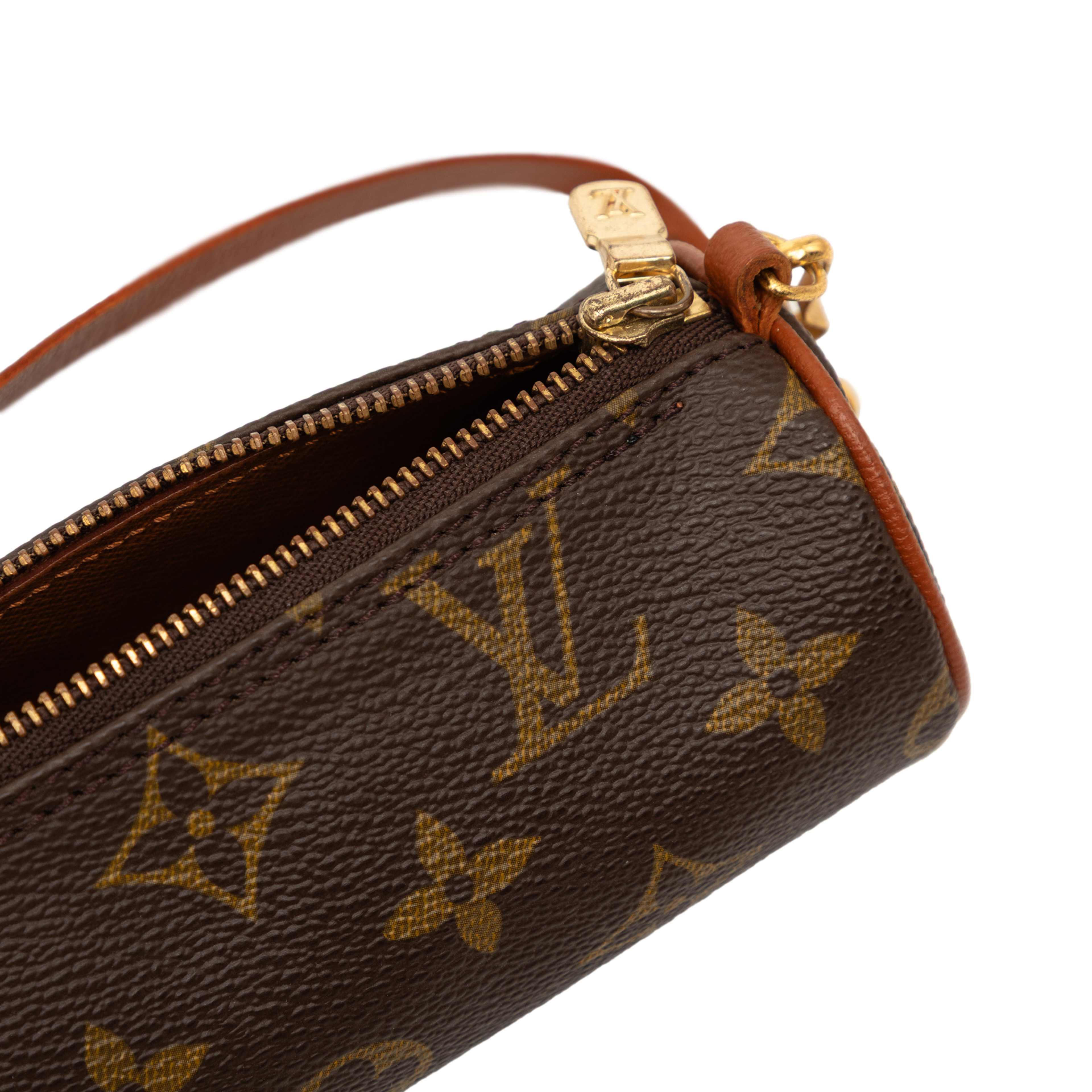 Louis Vuitton Monogram Papillon Pochette, från Luxclusif, i färgen brun. Klicka för att öppna bilden i stort format