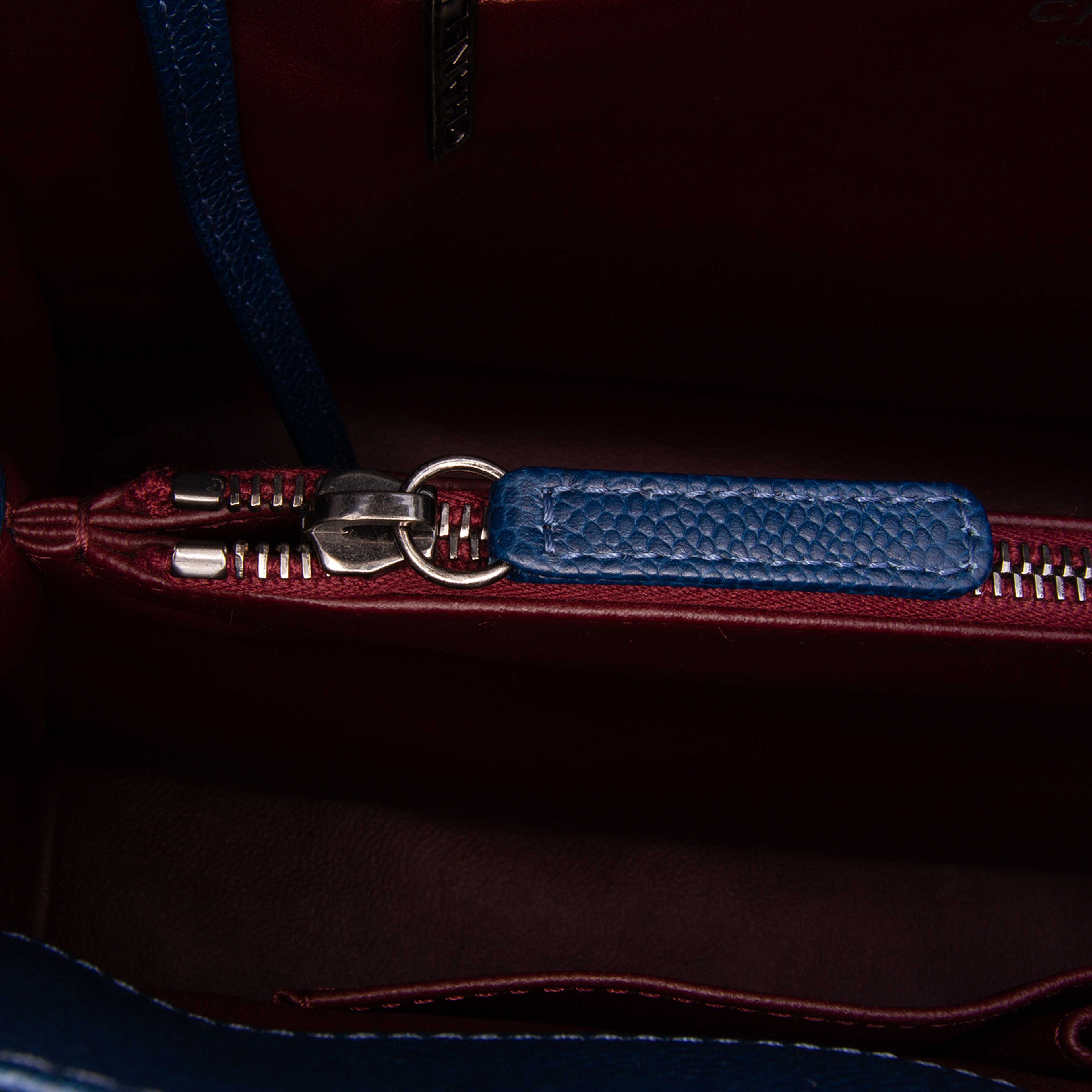 Chanel Large Caviar And Tweed Coco Break Shopping Tote, från Luxclusif, i färgen dark blue. Klicka för att öppna bilden i stort format