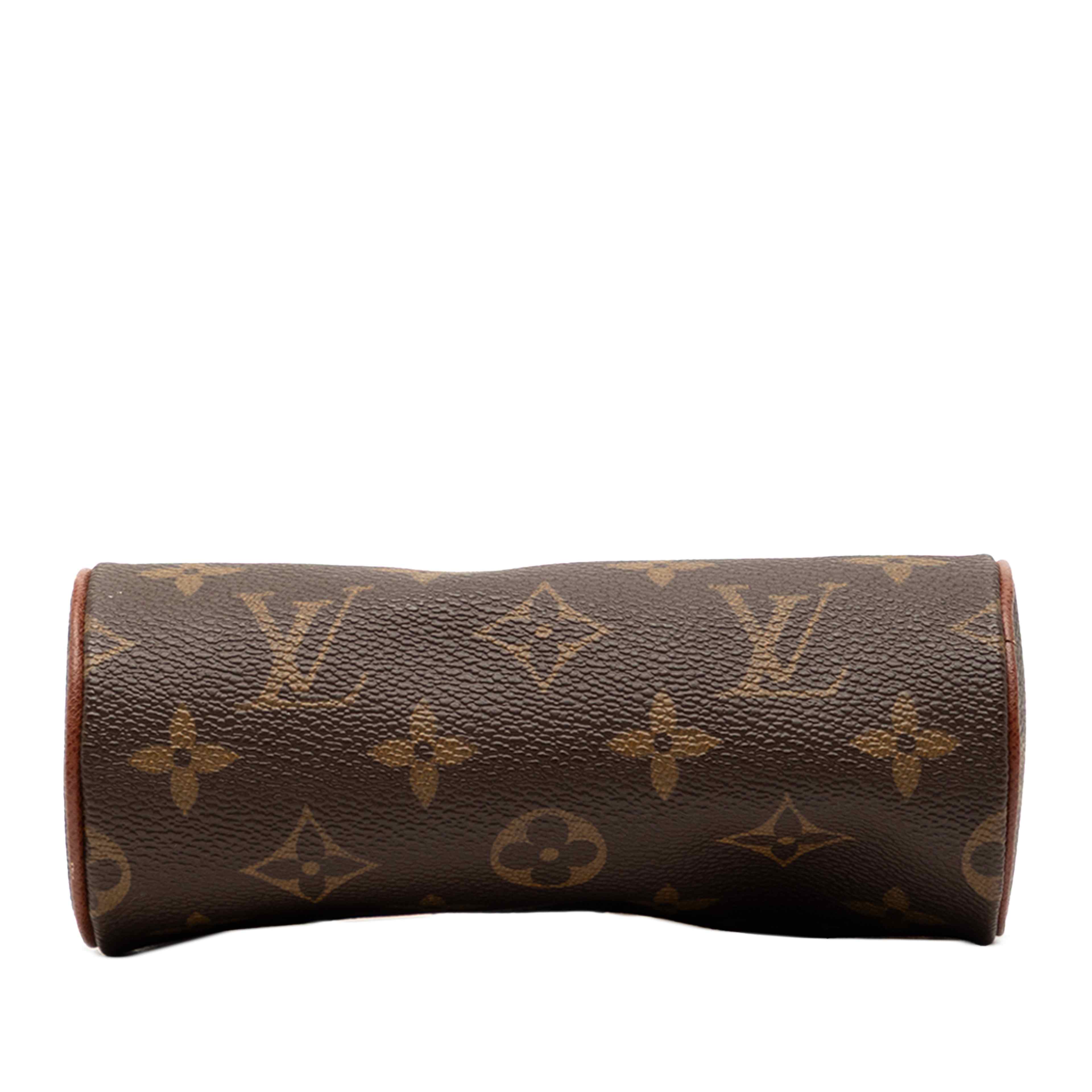 Louis Vuitton Monogram Papillon Pochette, från Luxclusif, i färgen brown. Klicka för att öppna bilden i stort format