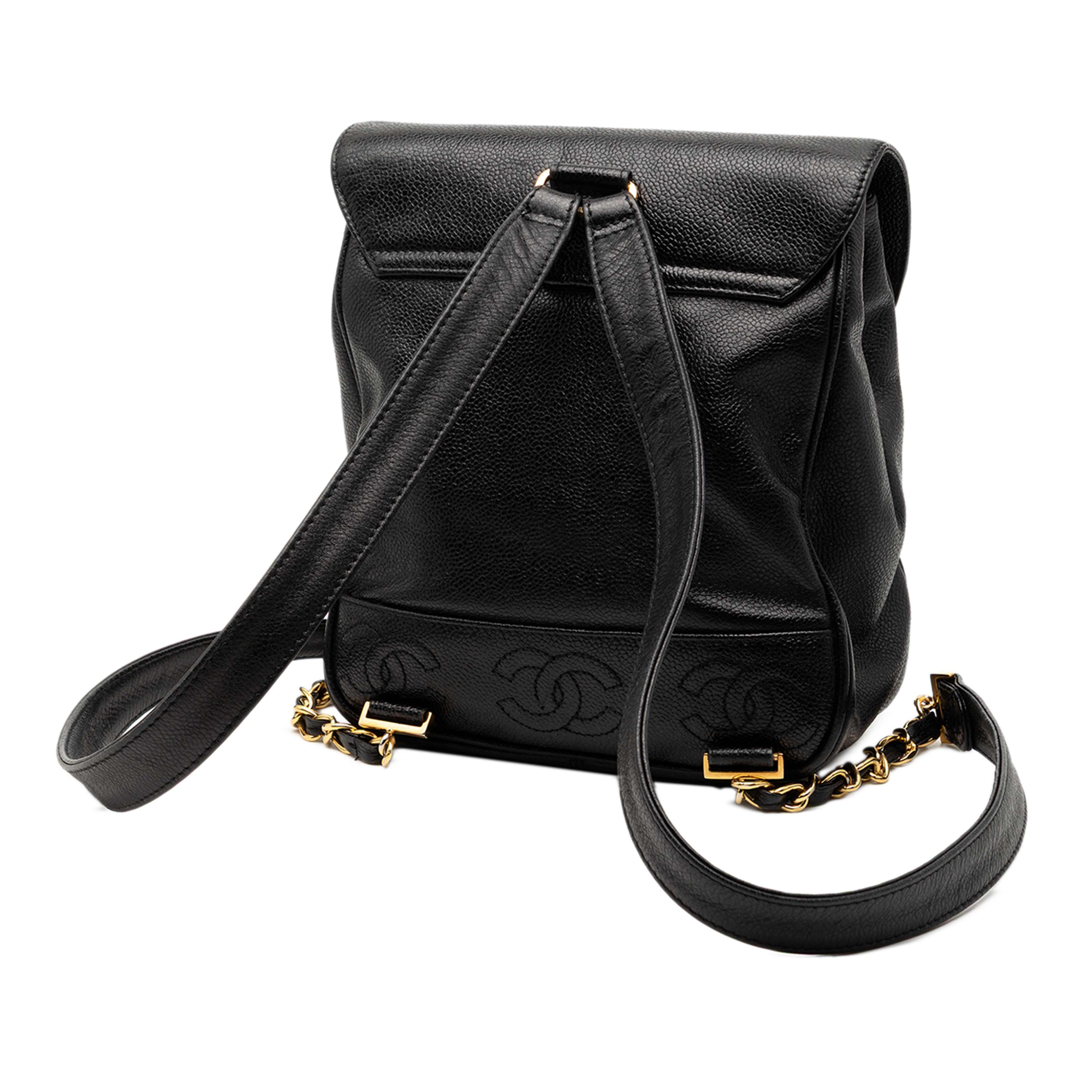 Chanel Caviar Triple Cc Backpack, från Luxclusif, i färgen black. Klicka för att öppna bilden i stort format