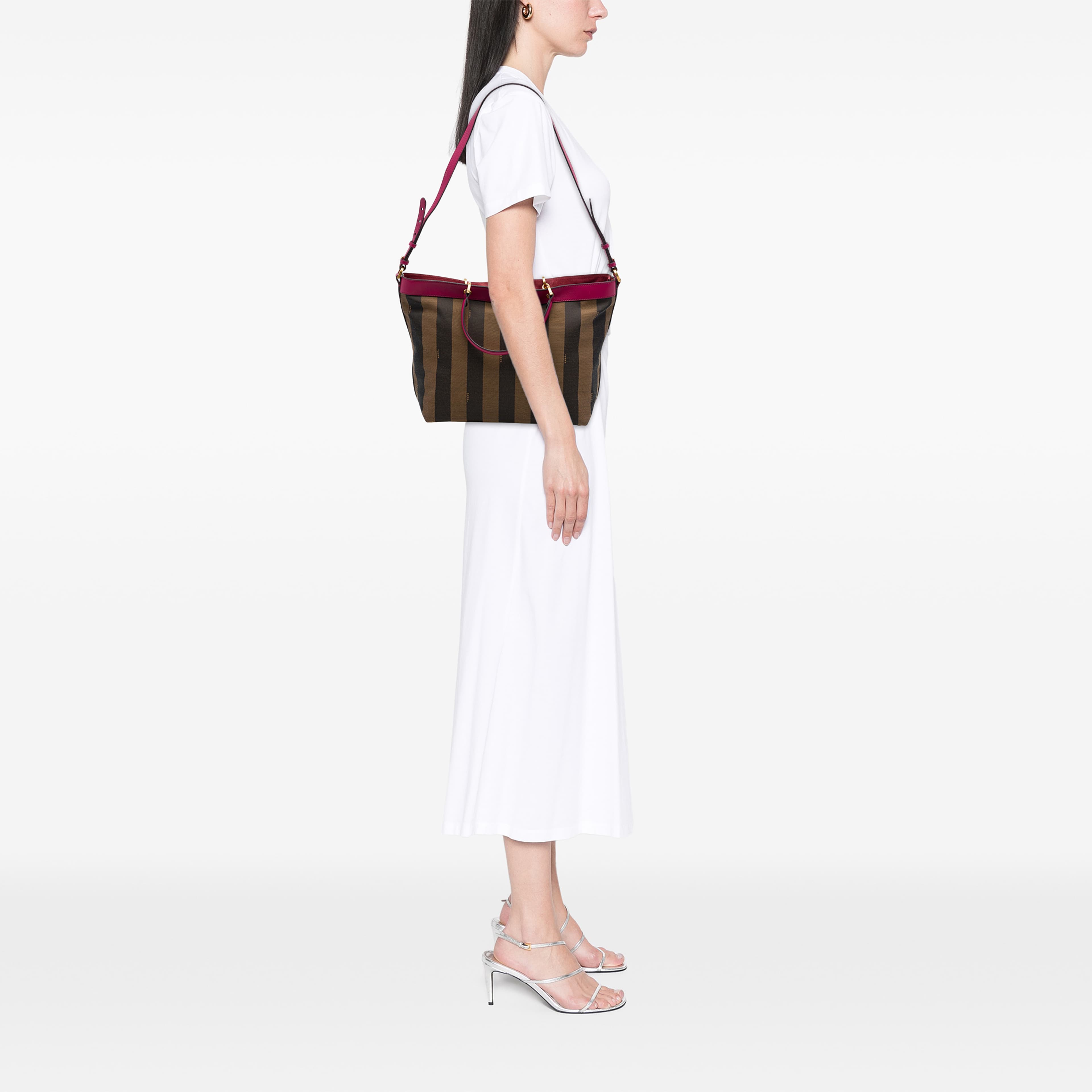 Fendi Large Pequin Canvas Satchel, från Luxclusif, i färgen brun. Klicka för att öppna bilden i stort format