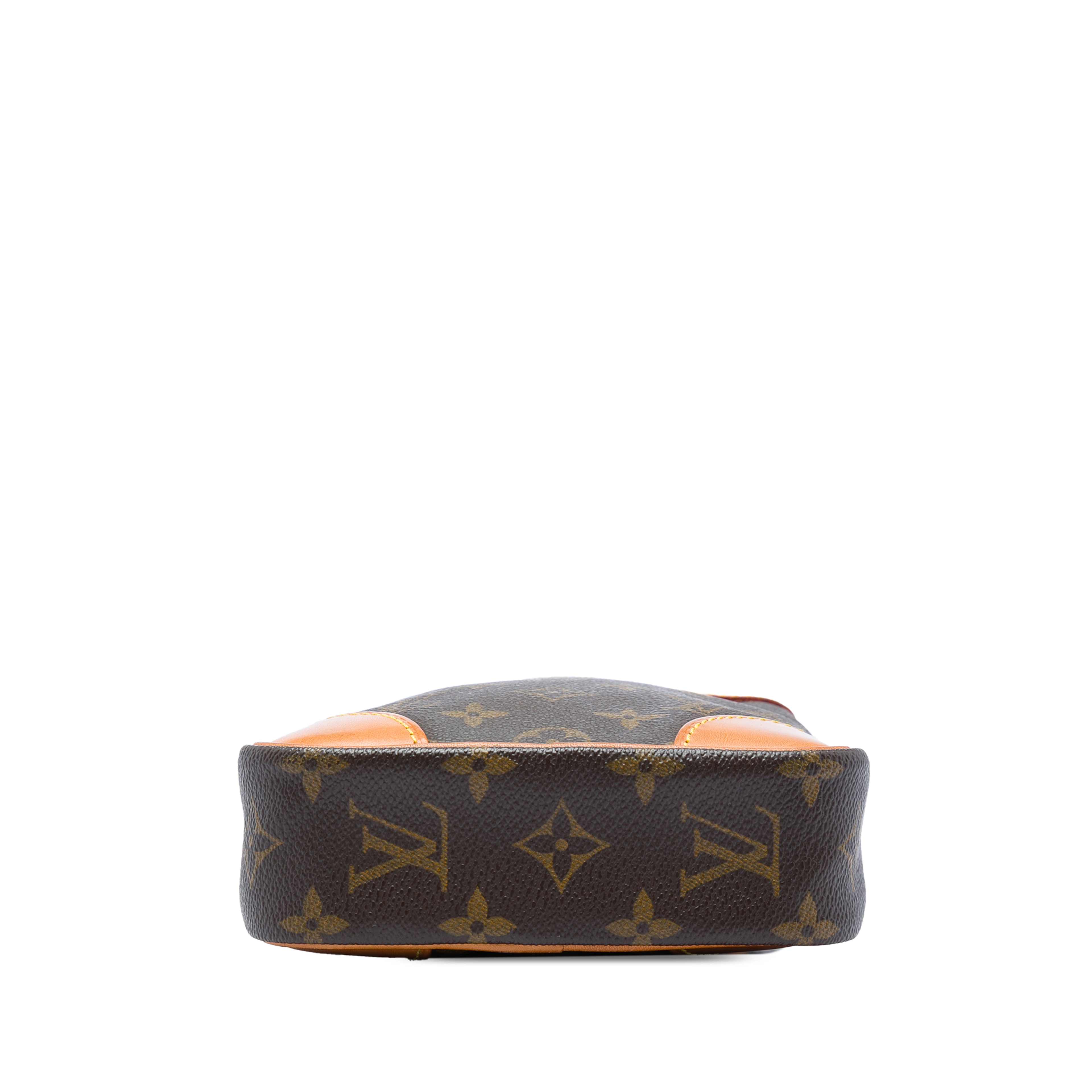 Louis Vuitton Monogram Danube, från Luxclusif, i färgen brun. Klicka för att öppna bilden i stort format