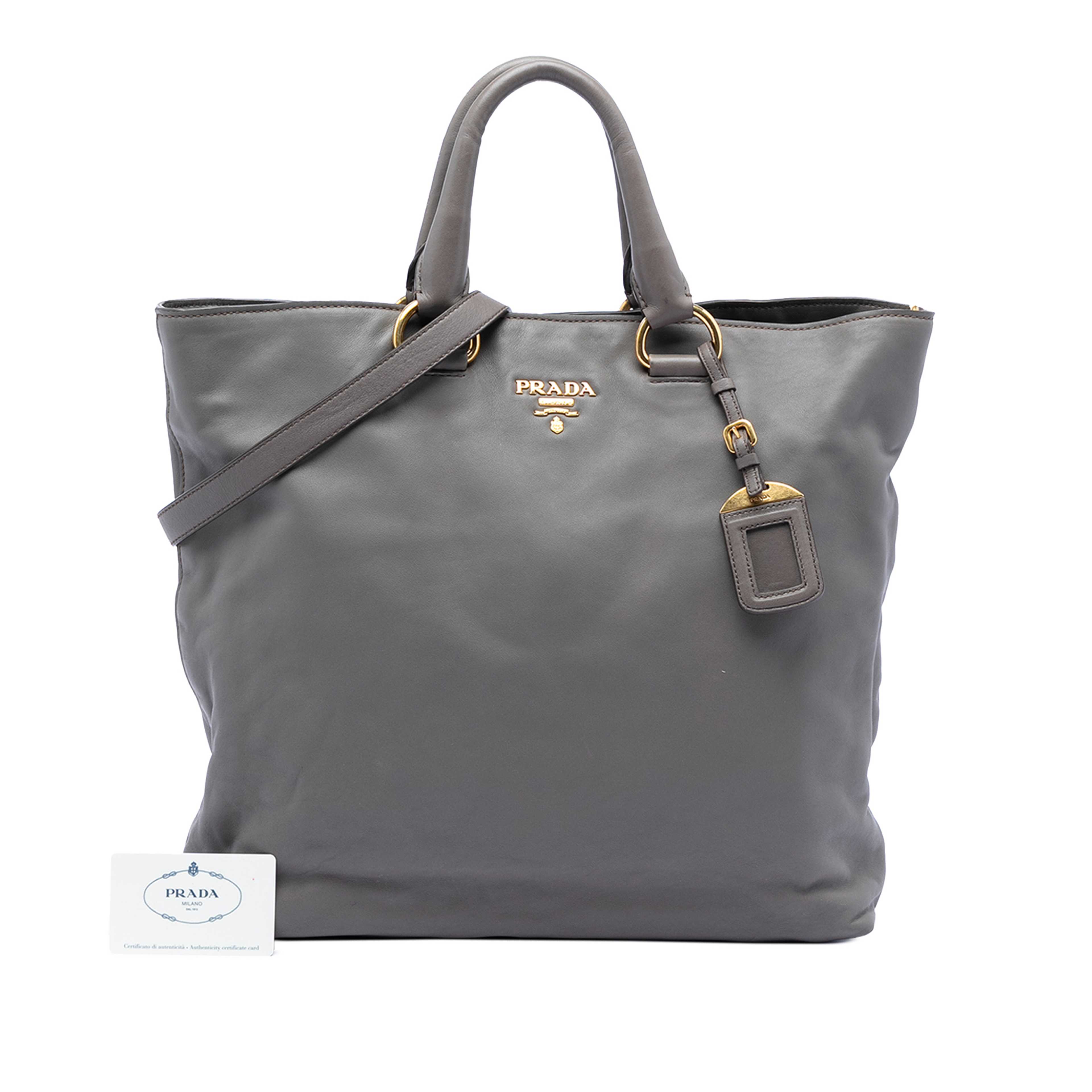 Prada Soft Calf Open Convertible Tote, från Luxclusif, i färgen grå. Klicka för att öppna bilden i stort format
