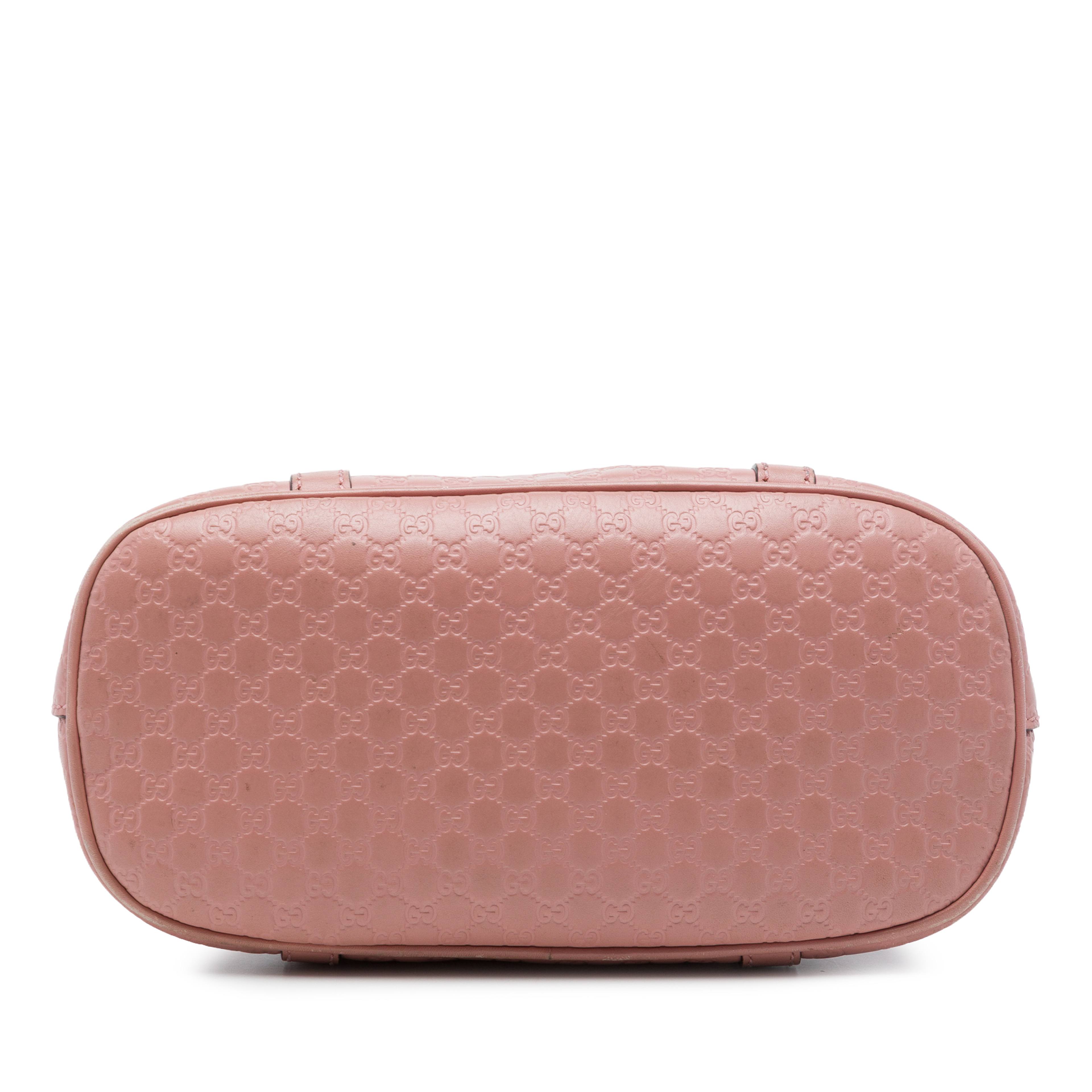 Gucci Mini Microguccissima Dome Satchel, från Luxclusif, i färgen rosa. Klicka för att öppna bilden i stort format