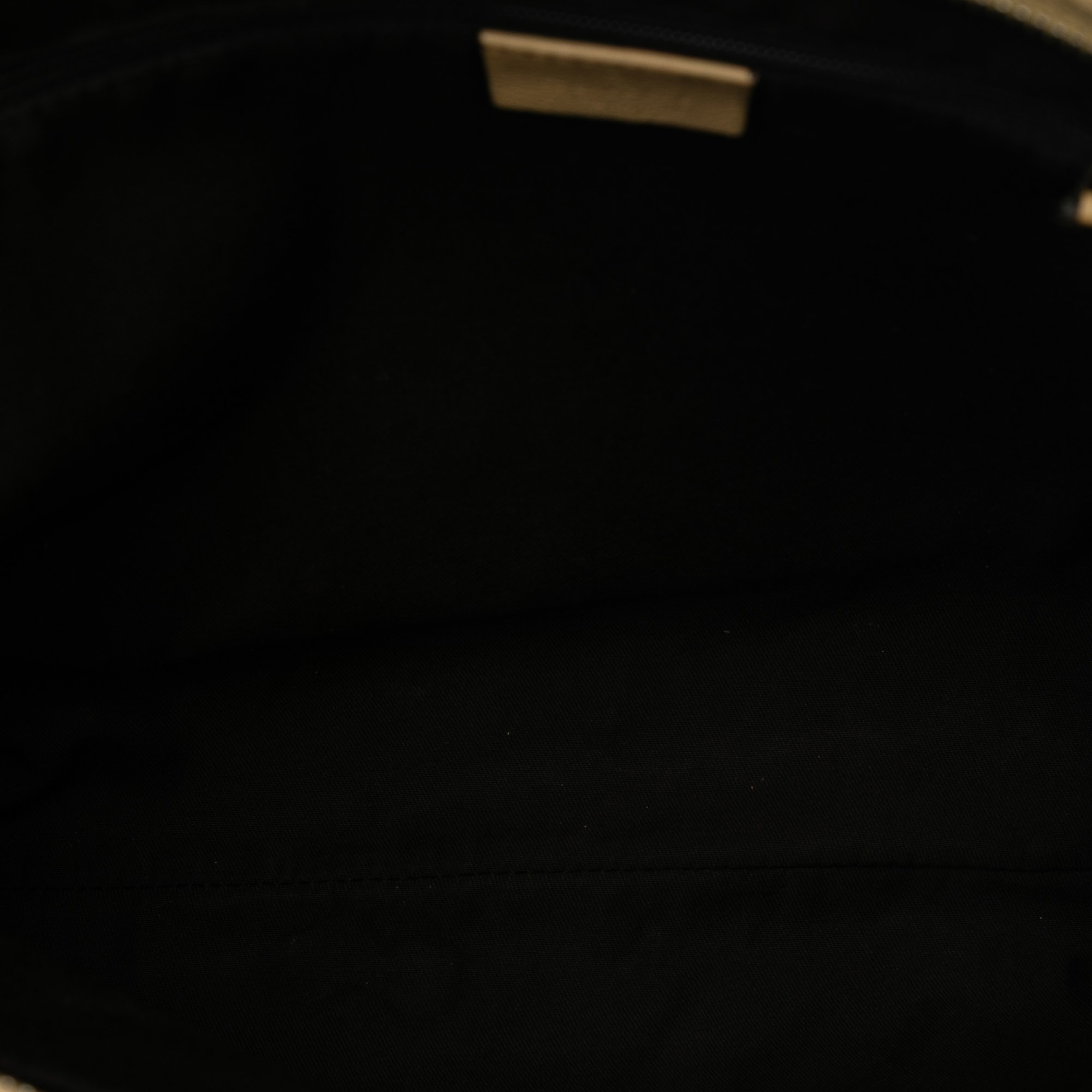 Gucci Gg Canvas Abbey D Ring Crossbody, från Luxclusif, i färgen beige. Klicka för att öppna bilden i stort format