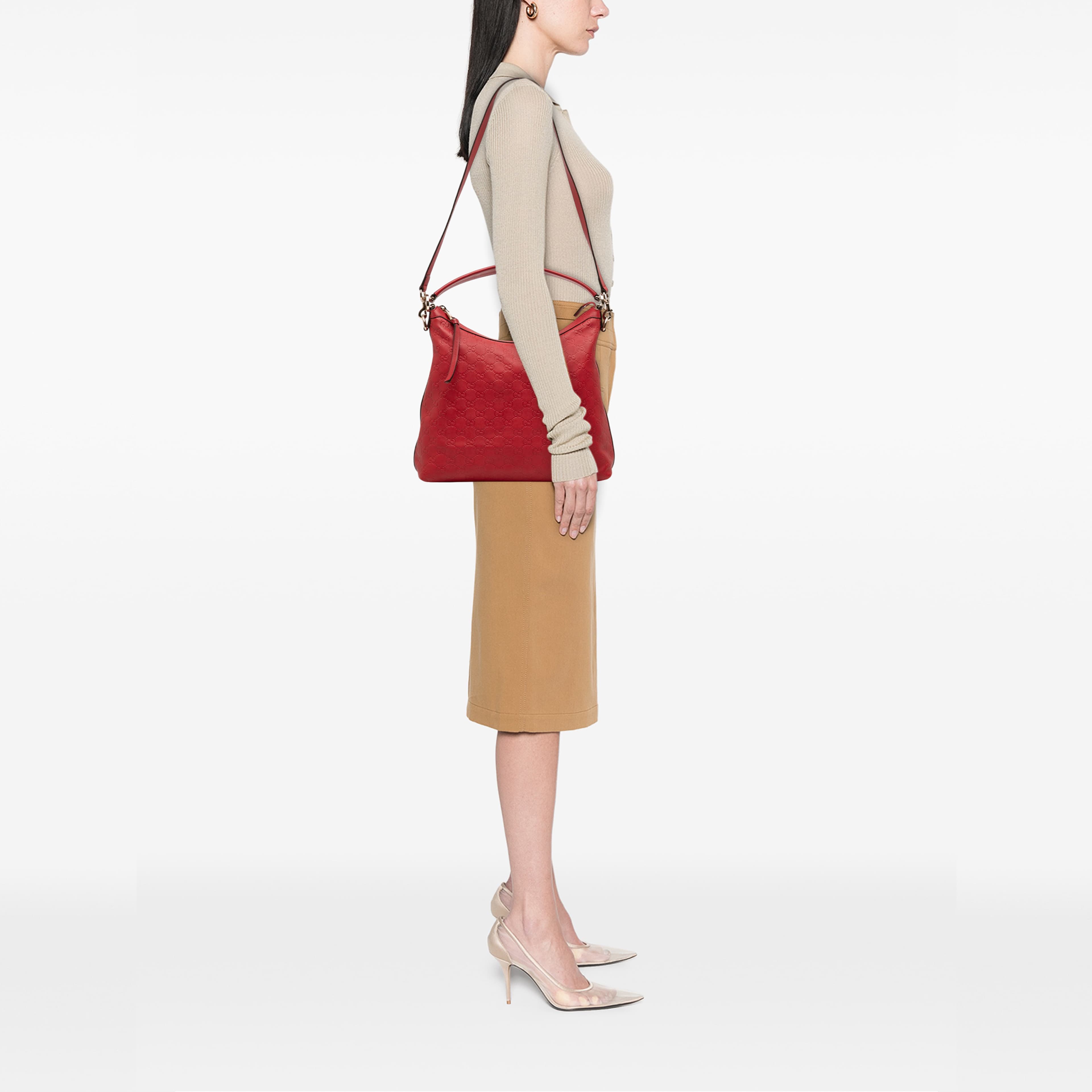 Gucci Small Guccissima Miss Gg Hobo, från Luxclusif, i färgen röd. Klicka för att öppna bilden i stort format