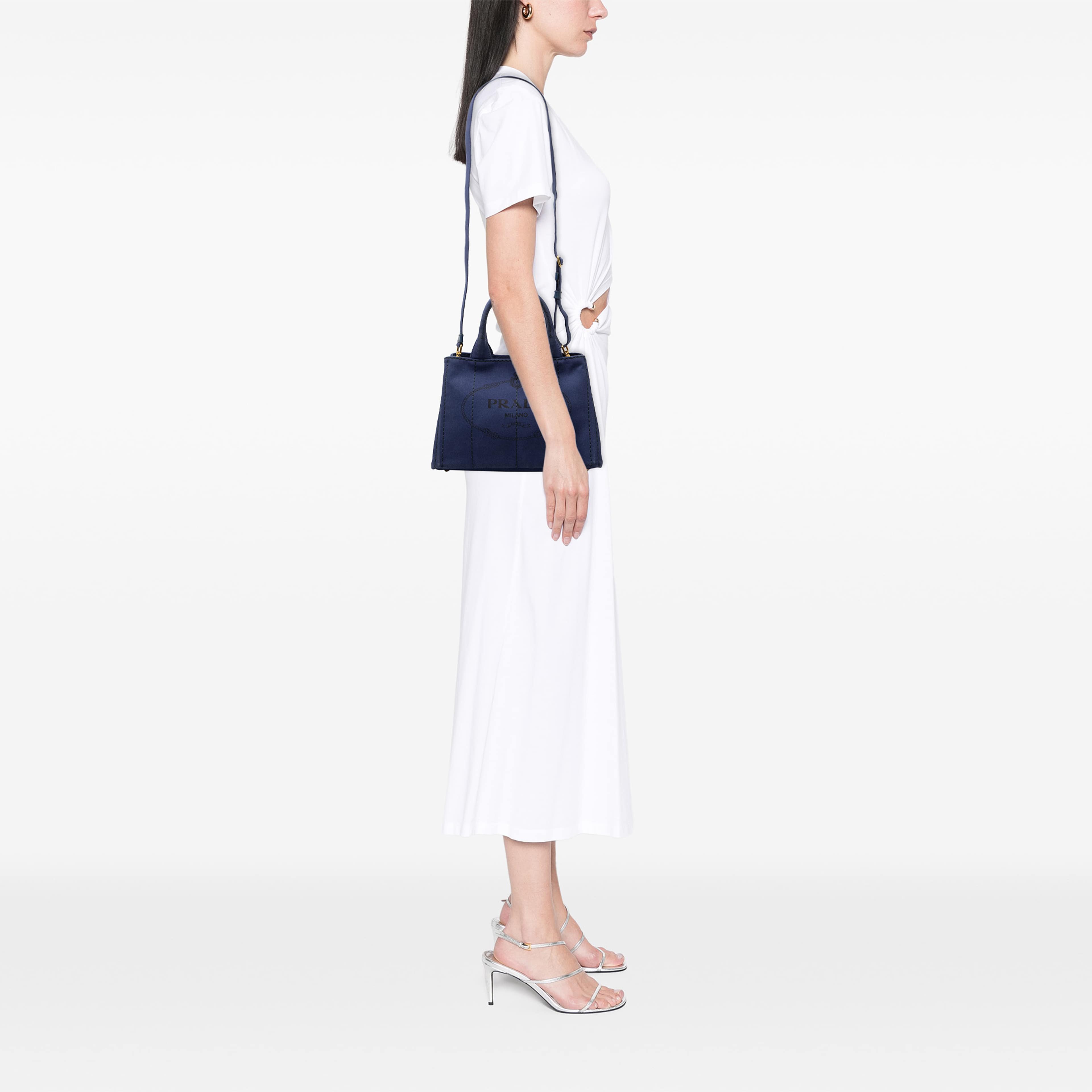 Prada Small Canvas Canapa Logo Tote, från Luxclusif, i färgen blå. Klicka för att öppna bilden i stort format