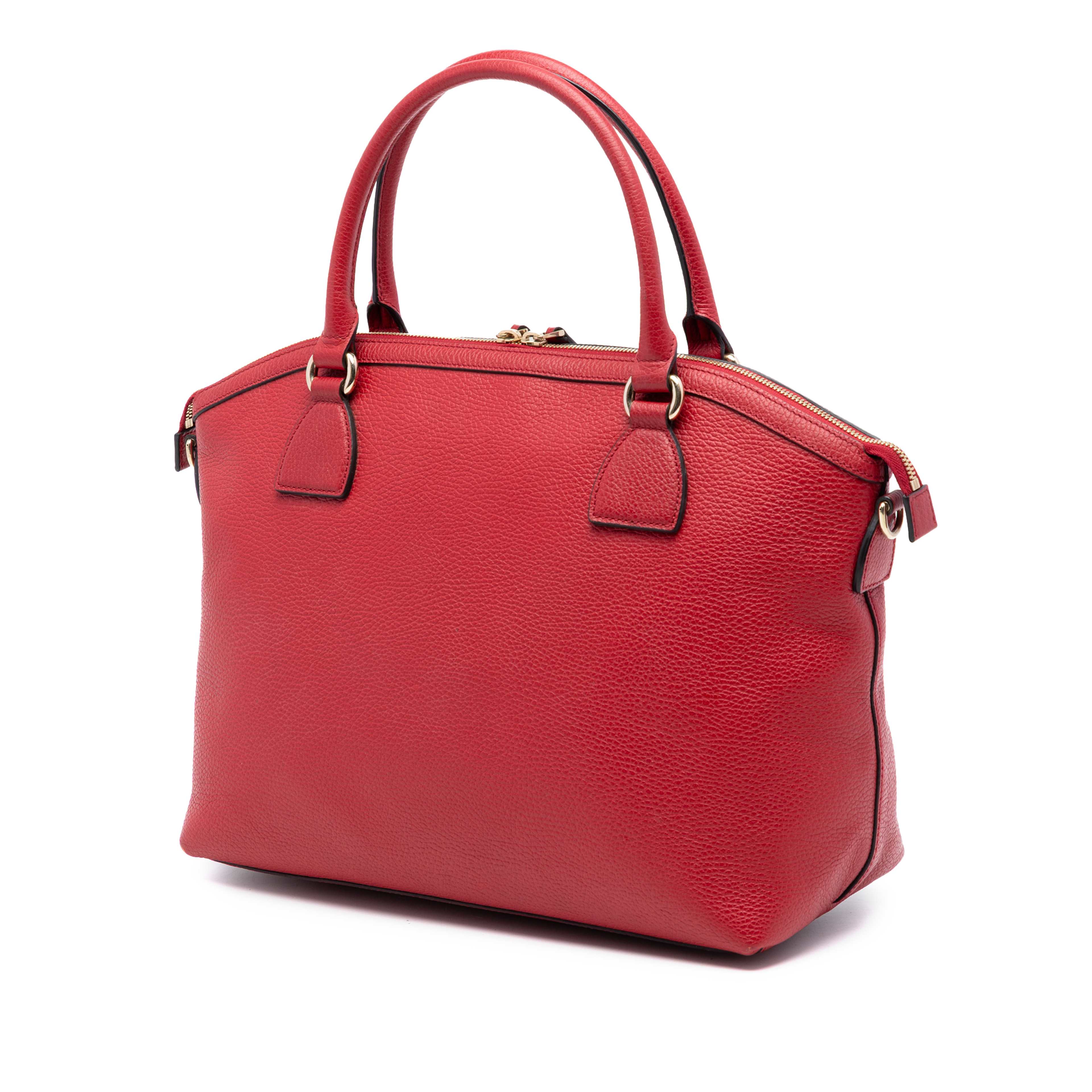 Gucci Large Dollar Calfskin Gg Charm Dome Satchel, från Luxclusif, i färgen röd. Klicka för att öppna bilden i stort format