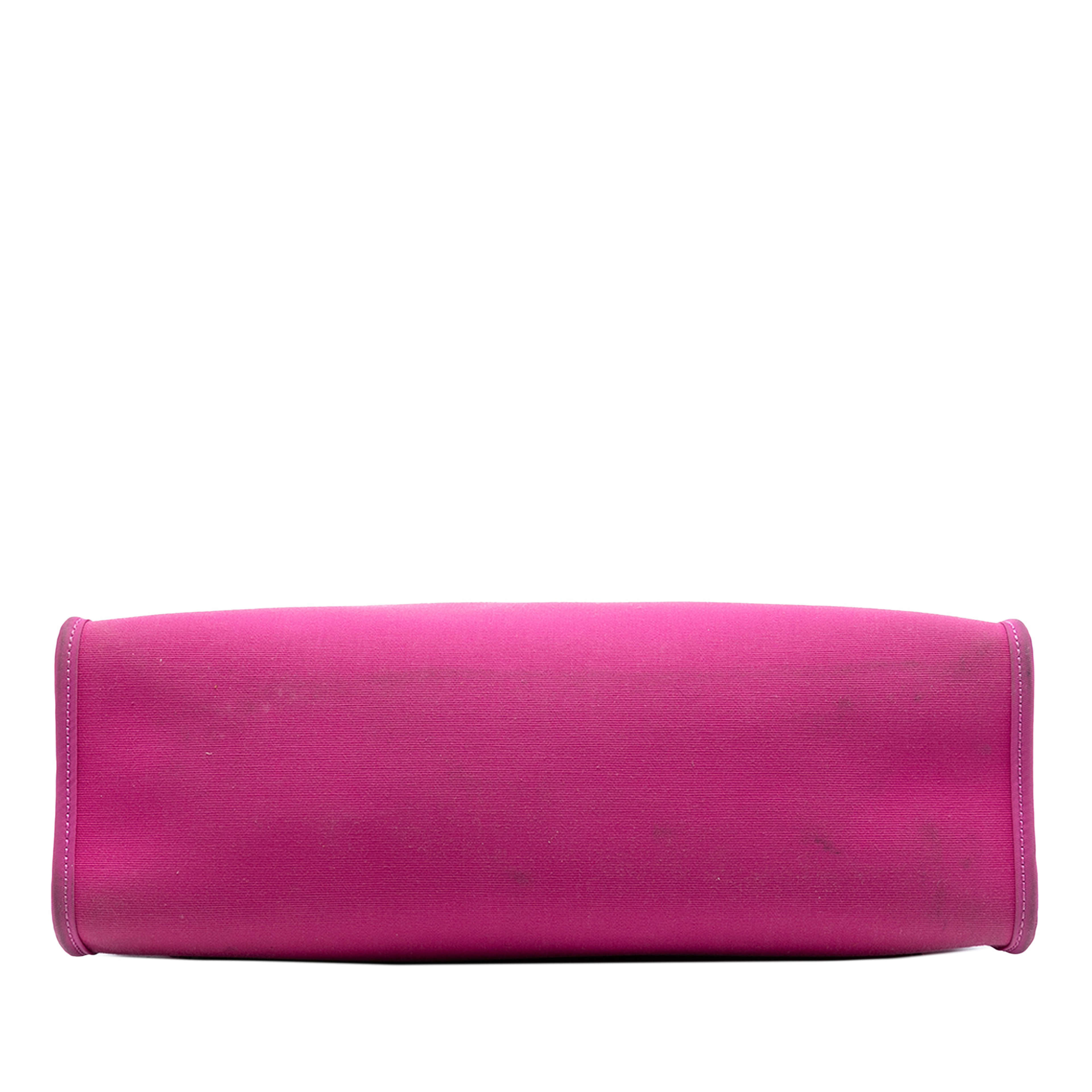 Hermès Toile Herbag Zip 31, från Luxclusif, i färgen dark pink. Klicka för att öppna bilden i stort format