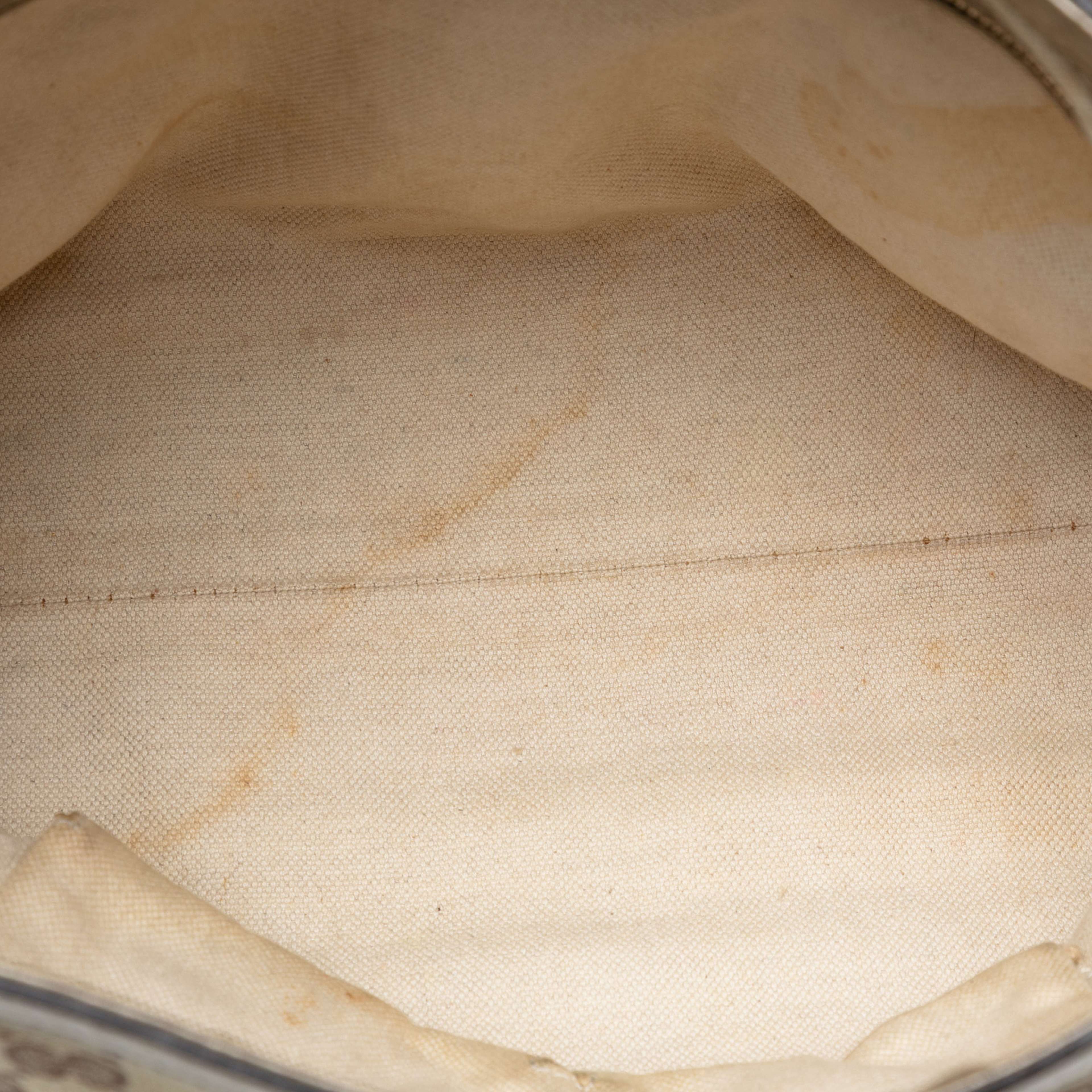 Gucci Gg Canvas Bella Flap Satchel, från Luxclusif, i färgen beige. Klicka för att öppna bilden i stort format