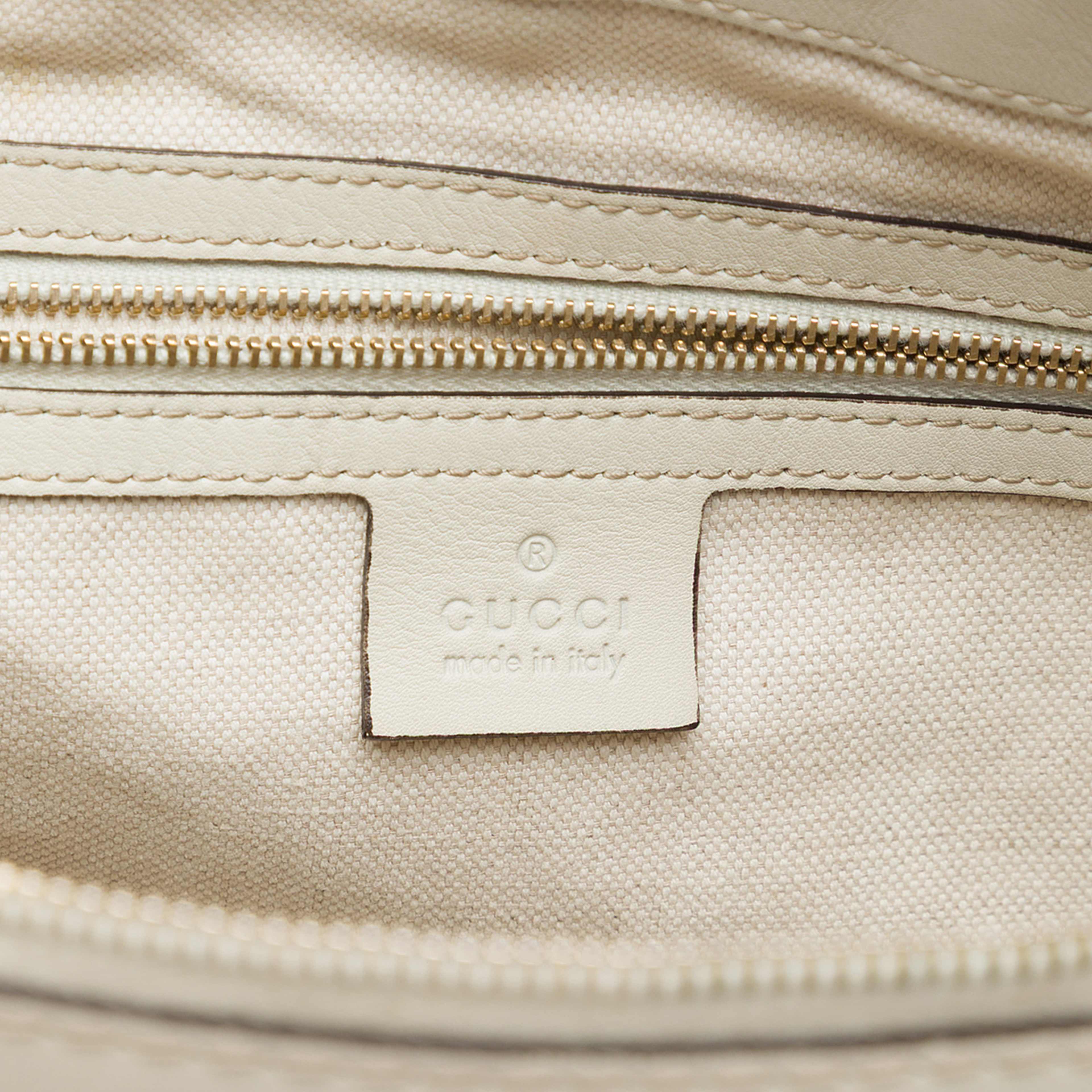 Gucci Guccissima Mayfair Satchel, från Luxclusif, i färgen vit. Klicka för att öppna bilden i stort format