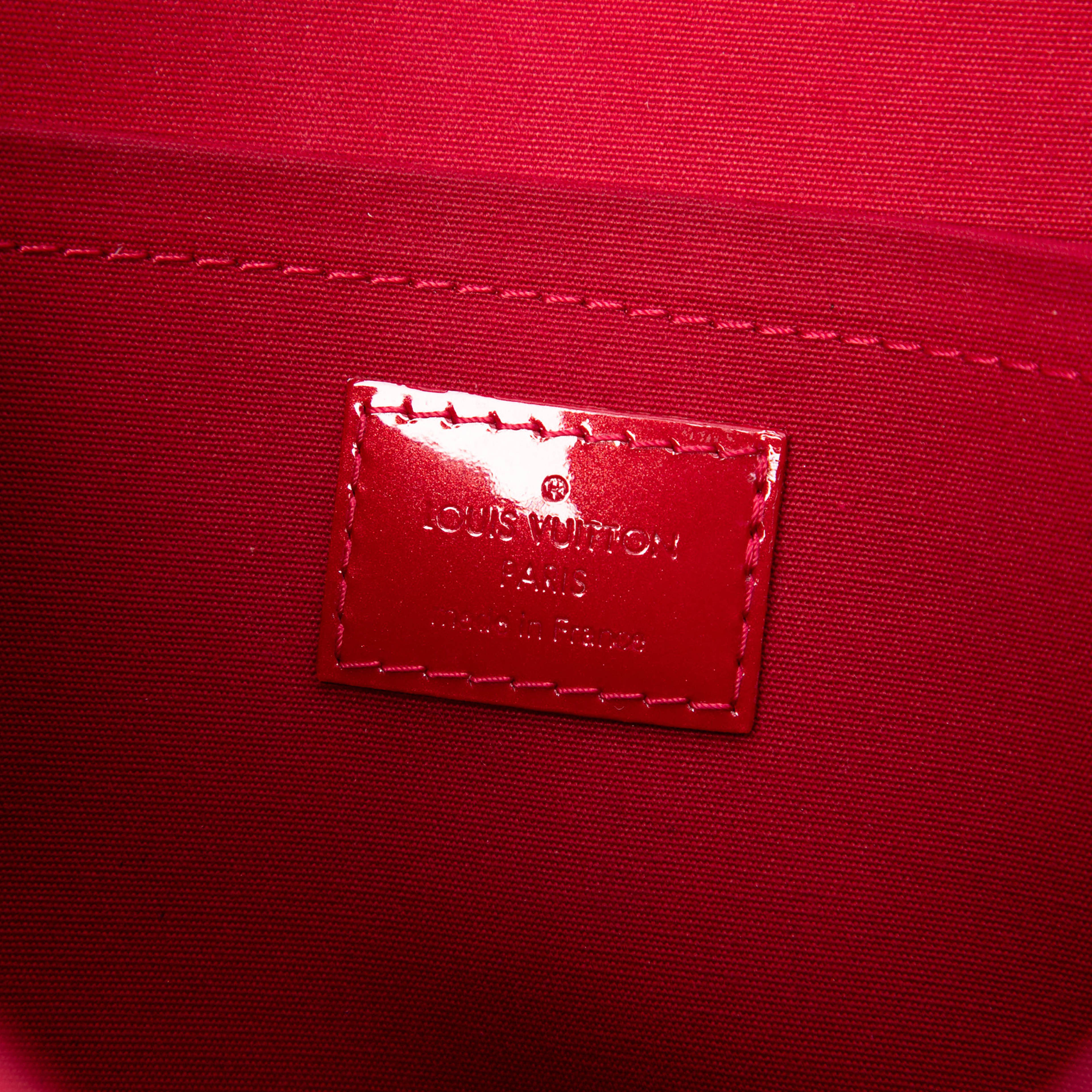 Louis Vuitton Monogram Vernis Rodeo Drive, från Luxclusif, i färgen red. Klicka för att öppna bilden i stort format