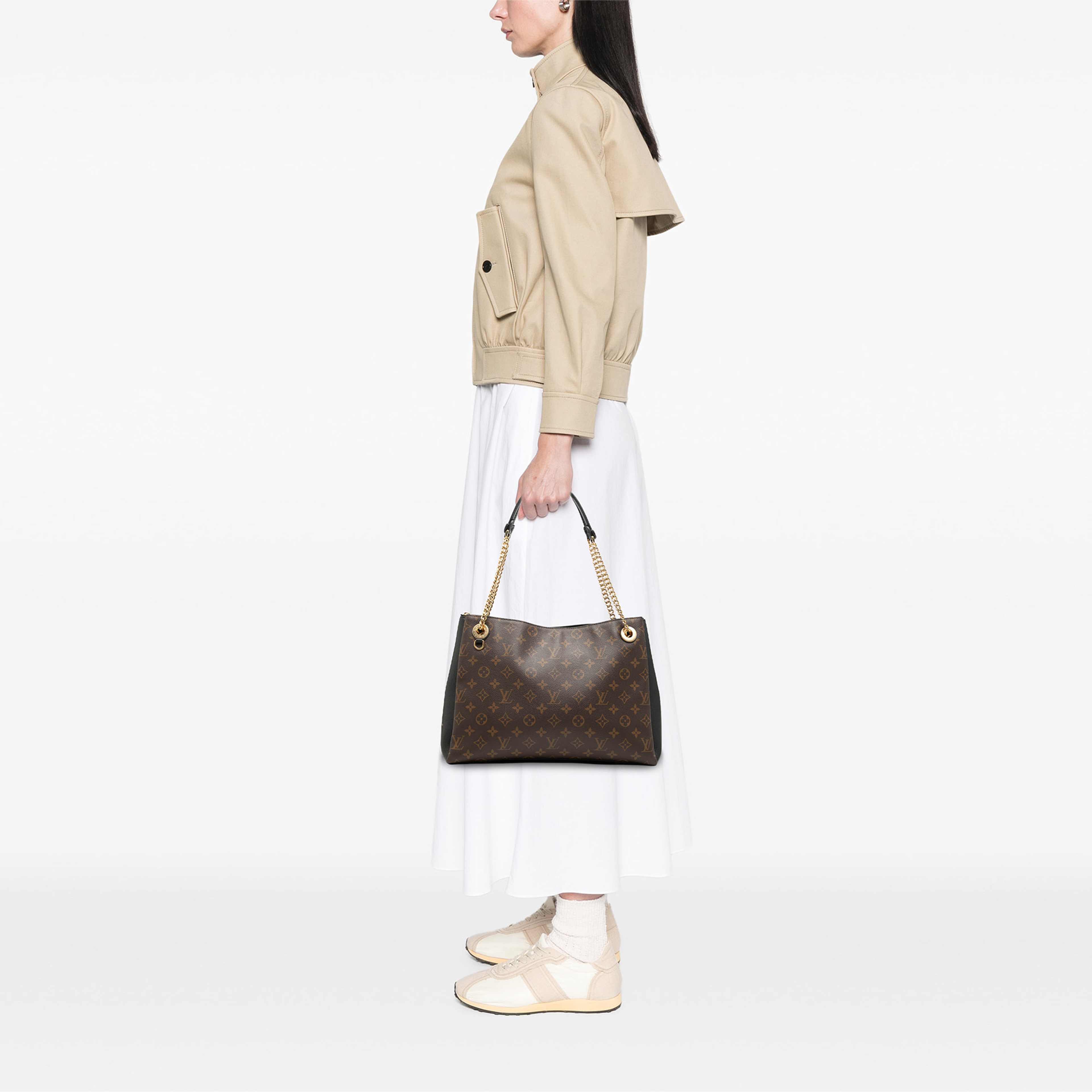 Louis Vuitton Monogram Surene Mm, från Luxclusif, i färgen brun. Klicka för att öppna bilden i stort format