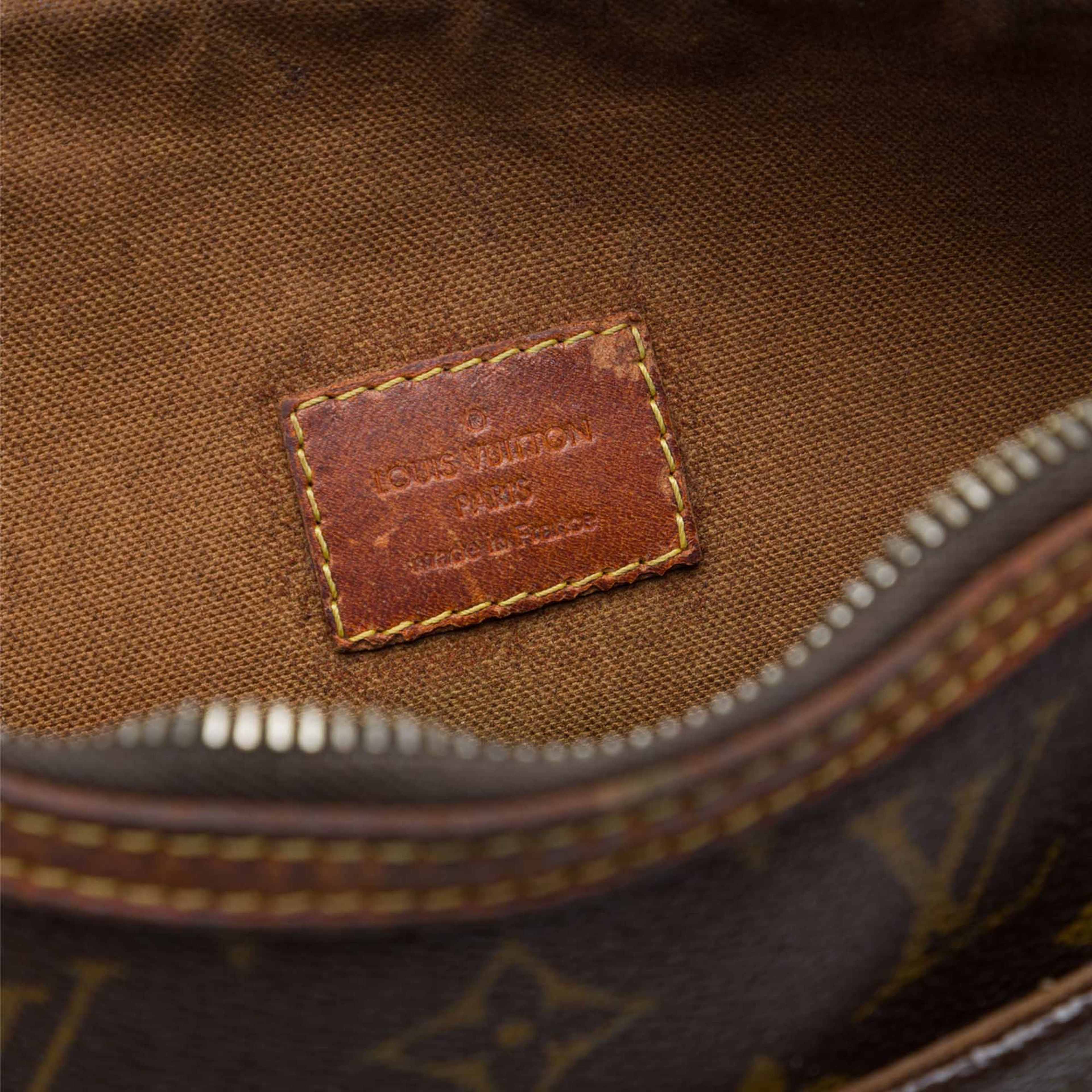 Louis Vuitton Monogram Odeon Mm, från Luxclusif, i färgen brun. Klicka för att öppna bilden i stort format