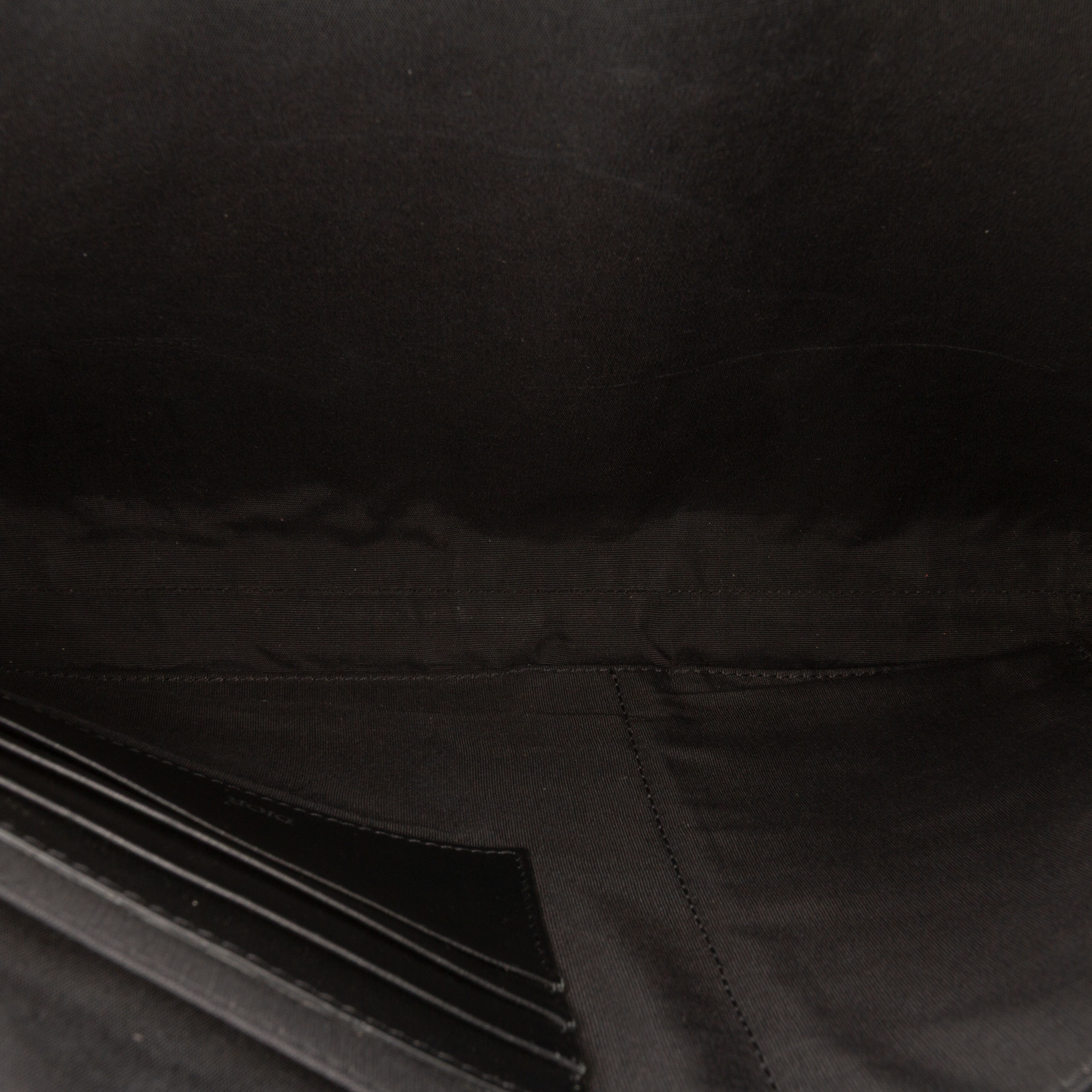 Dior Oblique Canvas Pouch, från Luxclusif, i färgen blue. Klicka för att öppna bilden i stort format