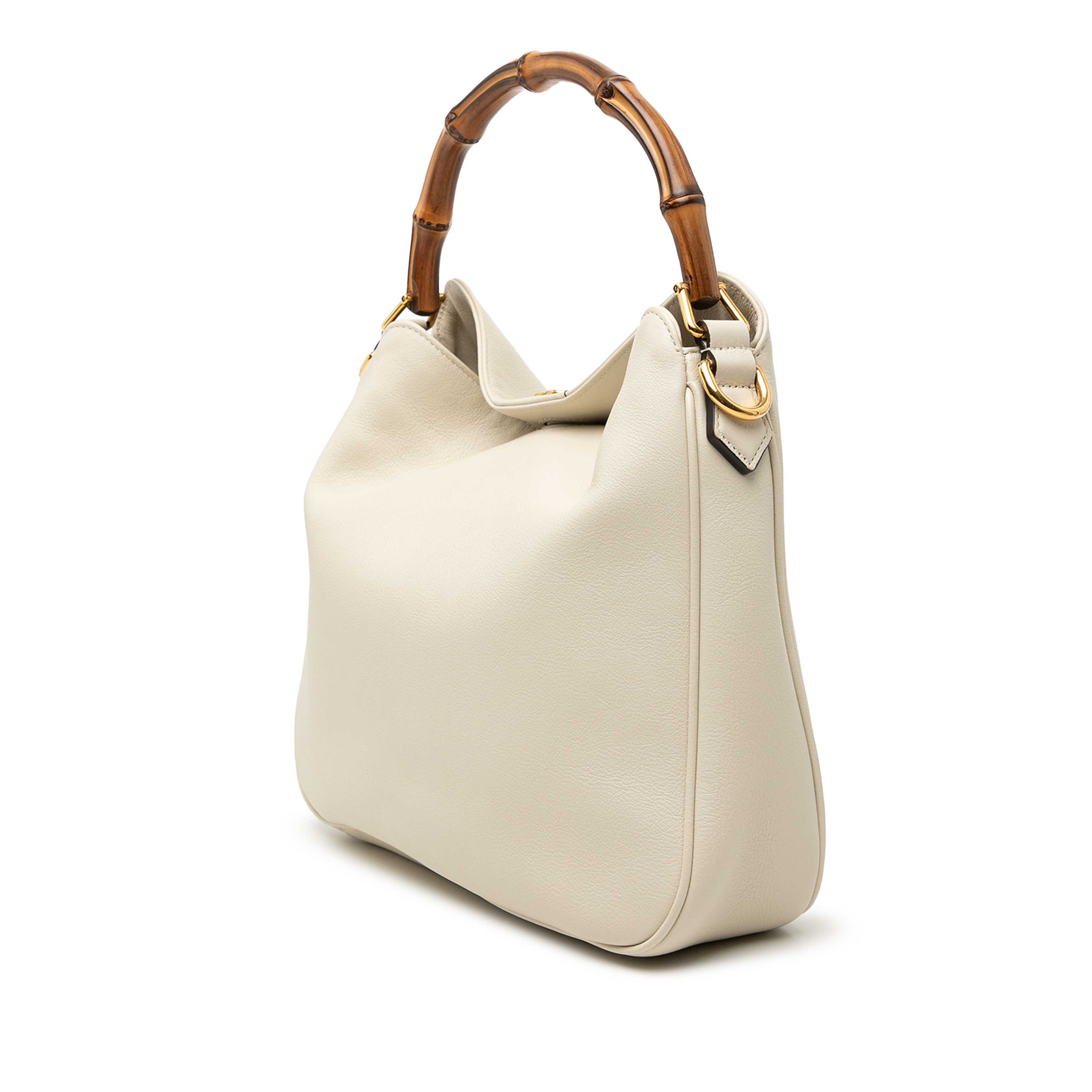 Gucci Medium Leather Bamboo Diana Satchel, från Luxclusif, i färgen white. Klicka för att öppna bilden i stort format