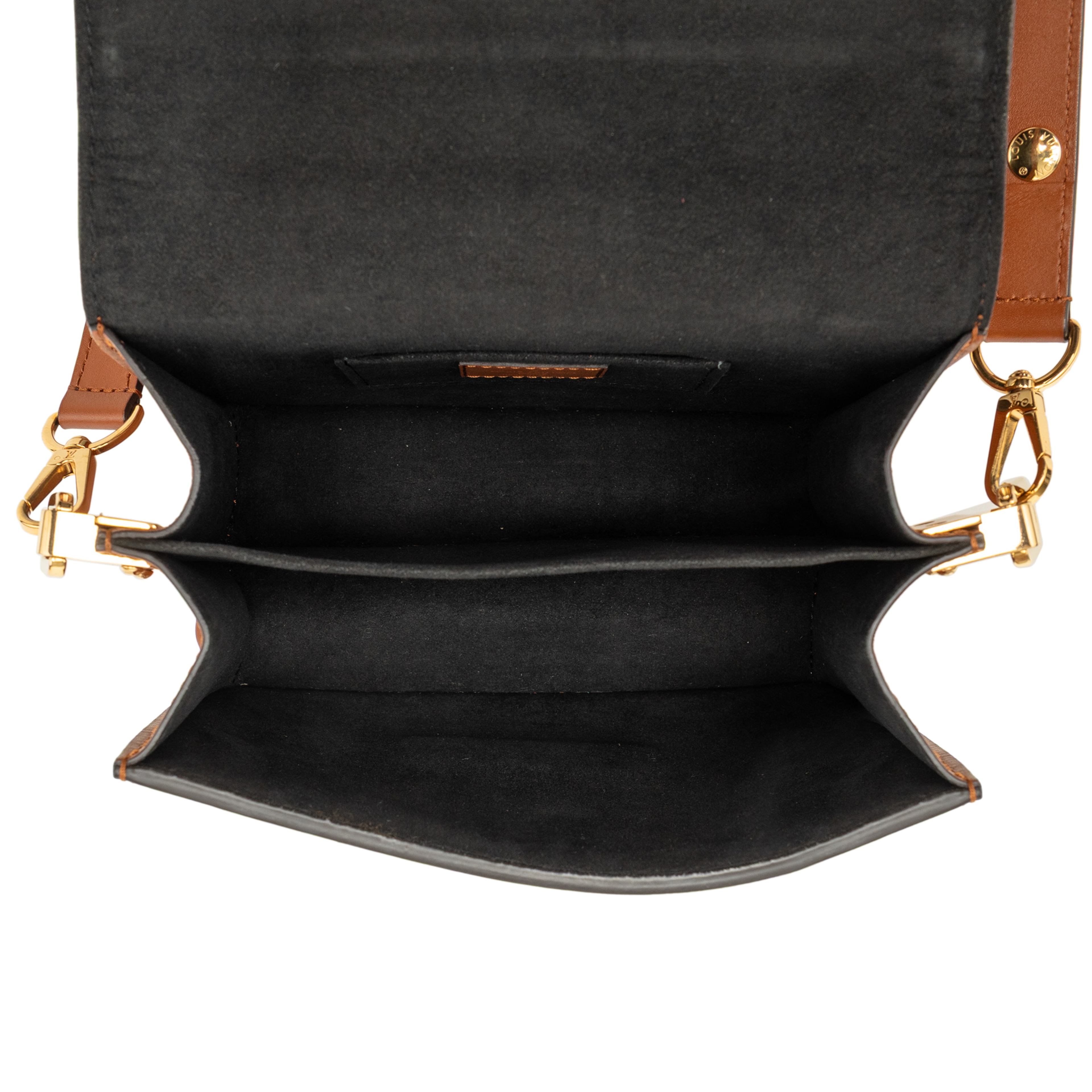 Louis Vuitton Taurillon Mini Dauphine, från Luxclusif, i färgen svart. Klicka för att öppna bilden i stort format