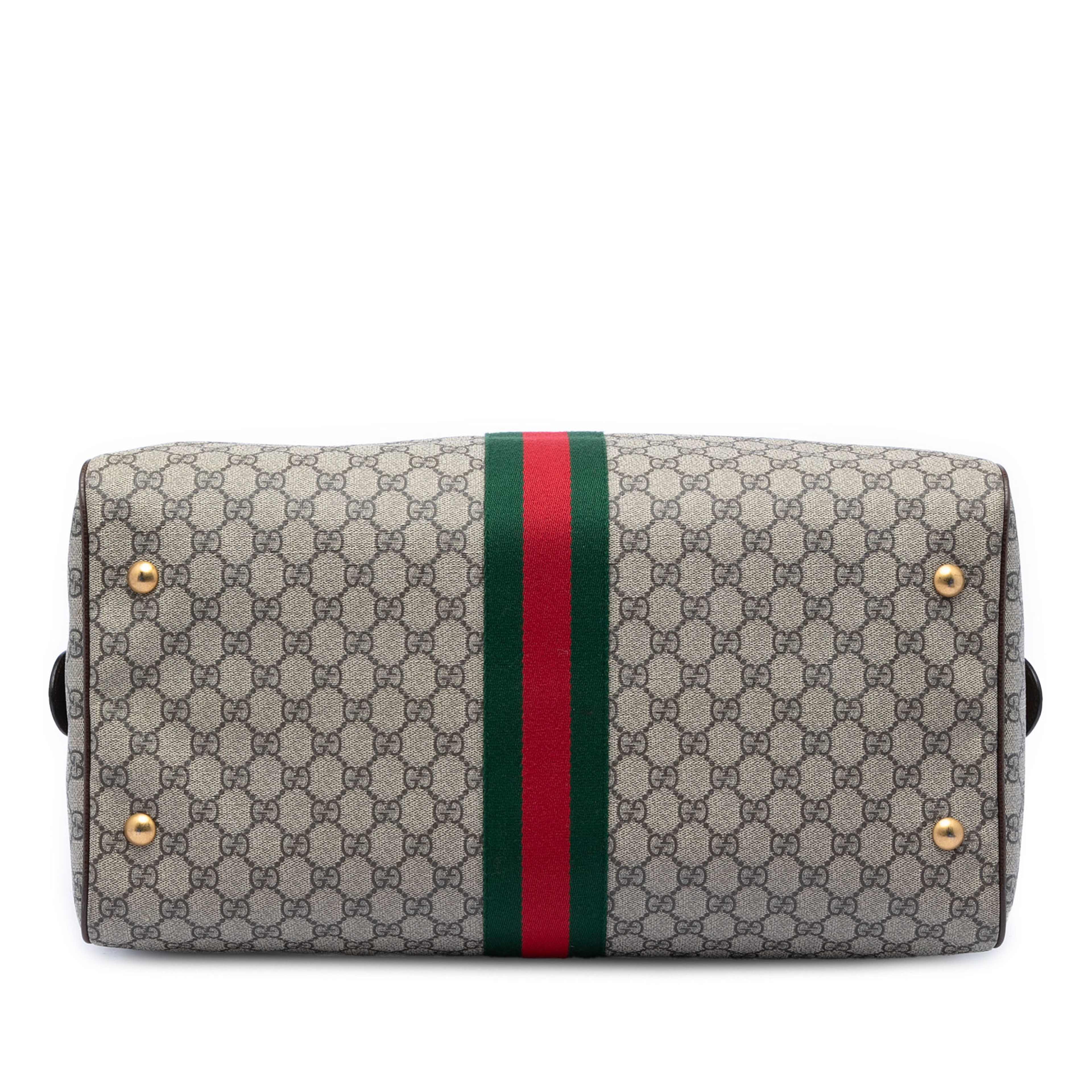 Gucci Medium Gg Supreme Web Ophidia Carry On Duffle Bag, från Luxclusif, i färgen beige. Klicka för att öppna bilden i stort format