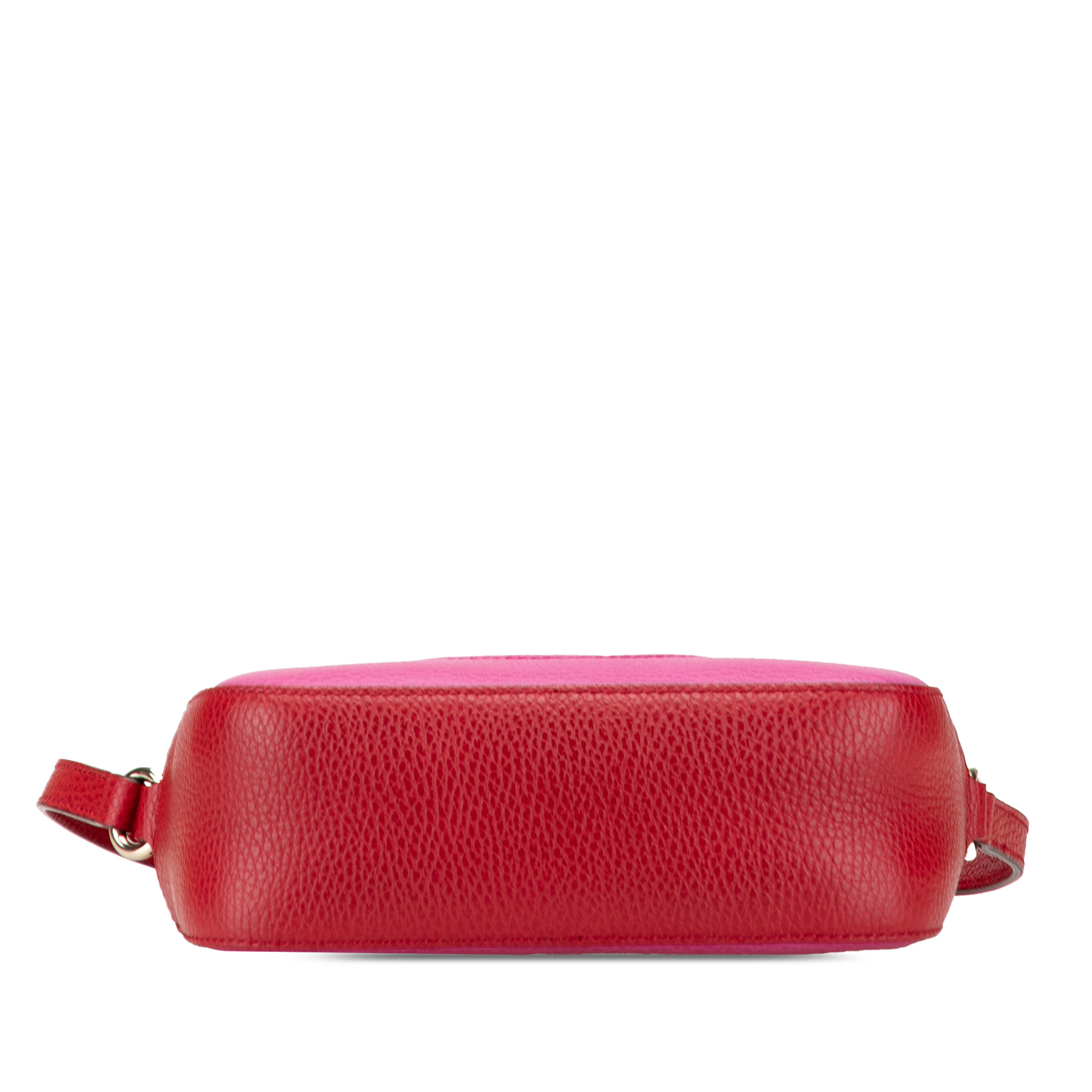 Gucci Small Bicolor Leather Soho Disco Crossbody, från Luxclusif, i färgen pink. Klicka för att öppna bilden i stort format