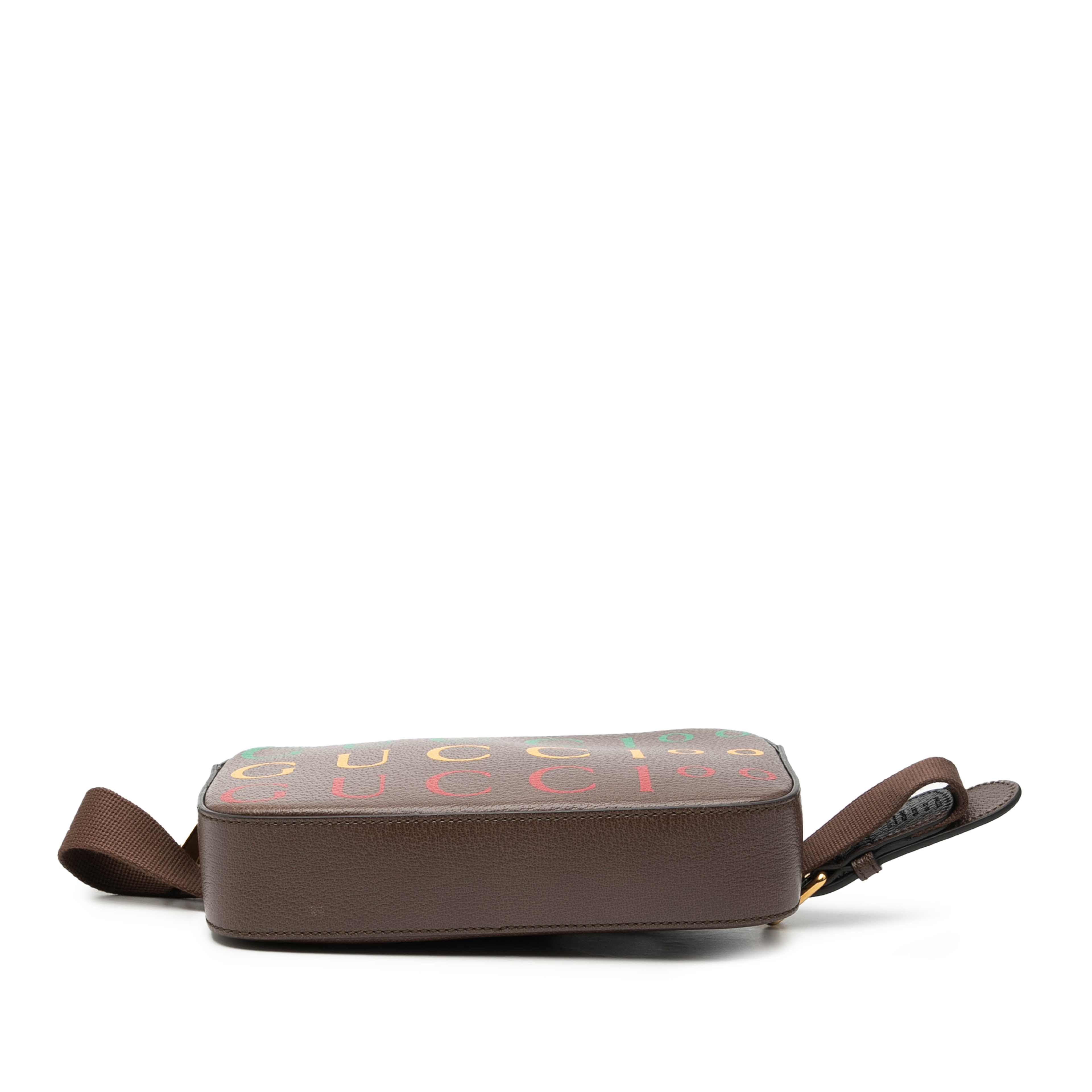 Gucci 100th Anniversary Textured Dollar Calfskin Logo Belt Bag, från Luxclusif, i färgen dark brown. Klicka för att öppna bilden i stort format