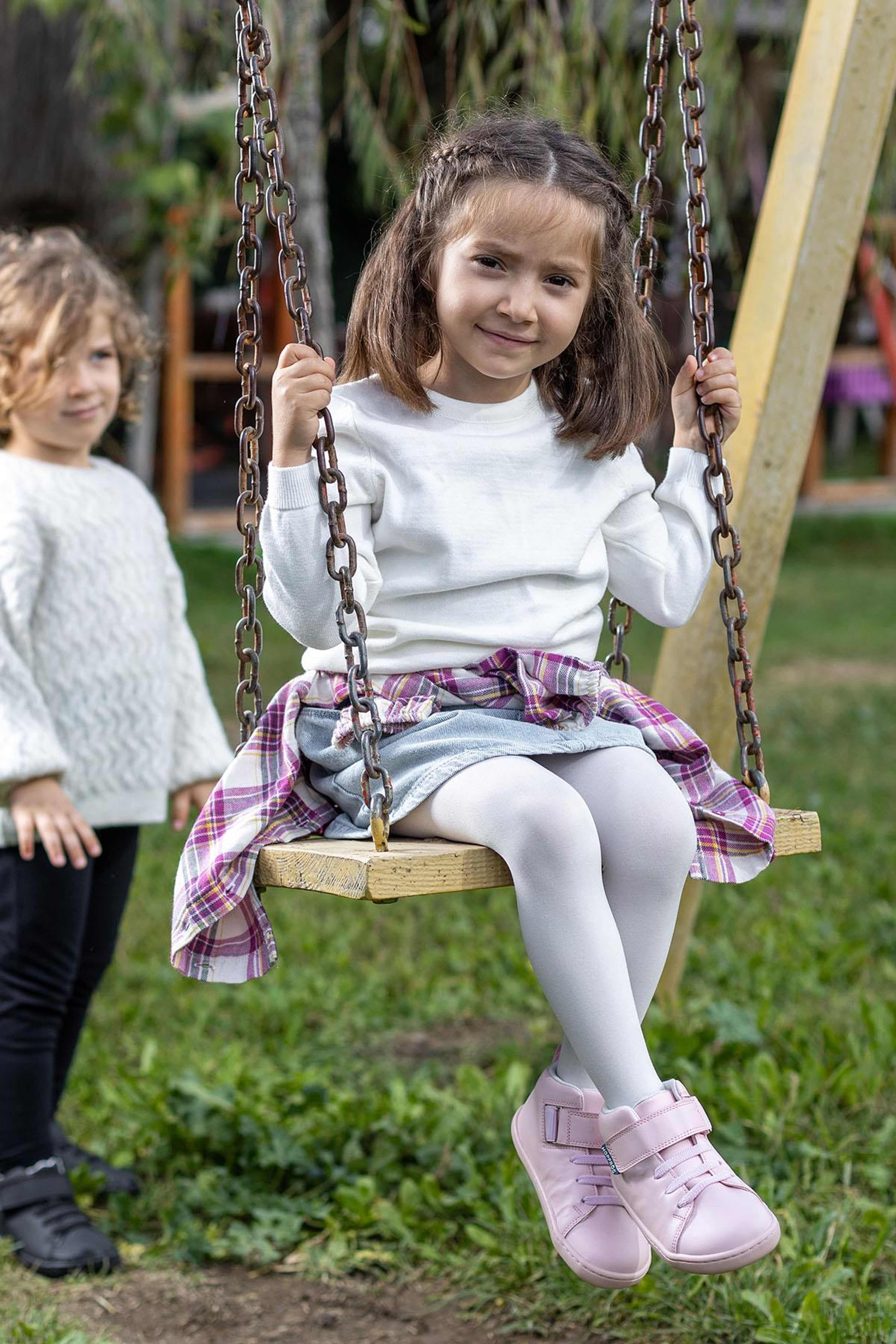 Hopfrög Smart Walker Hightop Barefoot, från Minimoca, i färgen light pink. Klicka för att öppna bilden i stort format