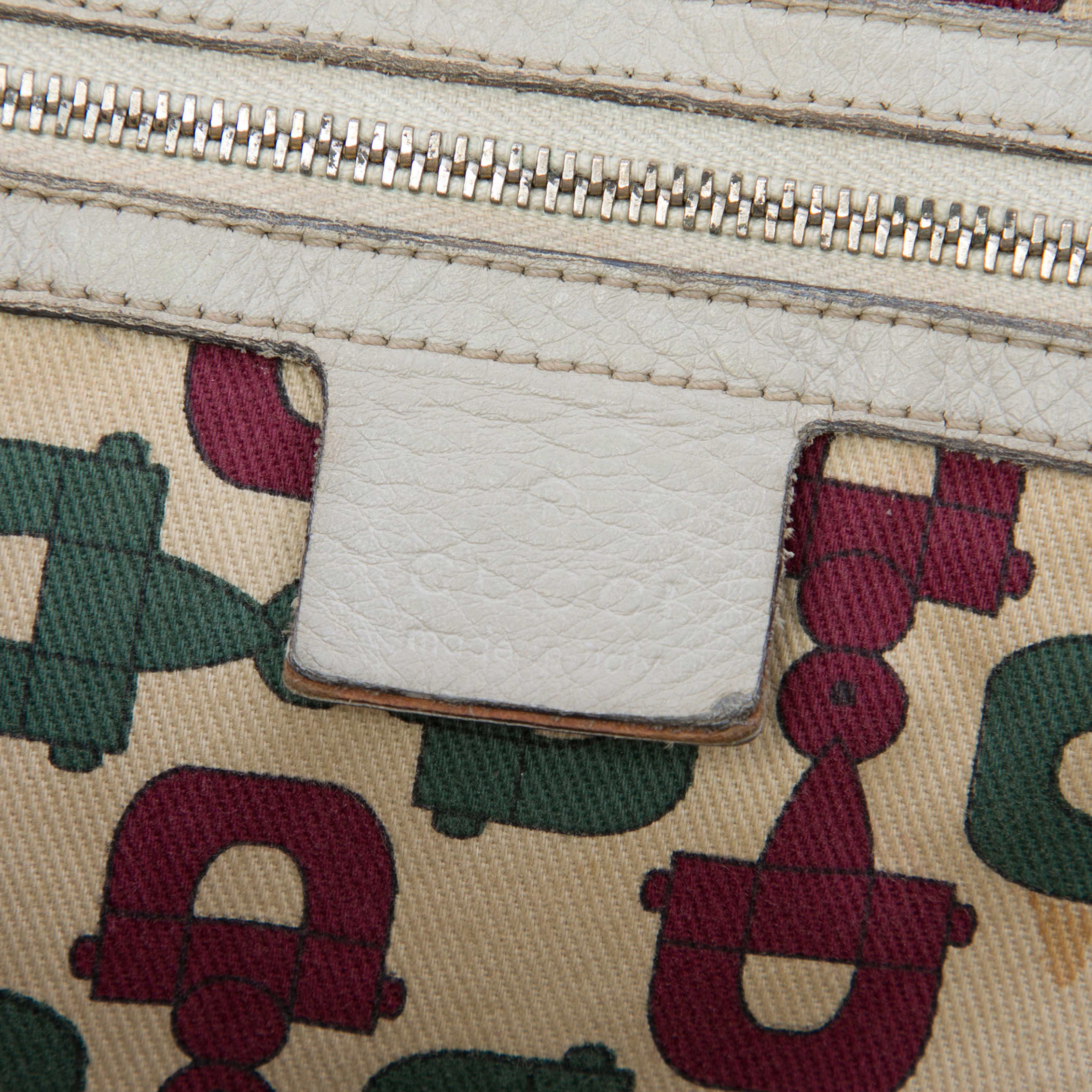 Gucci Large Guccissima Positano Scarf Tote, från Luxclusif, i färgen vit. Klicka för att öppna bilden i stort format