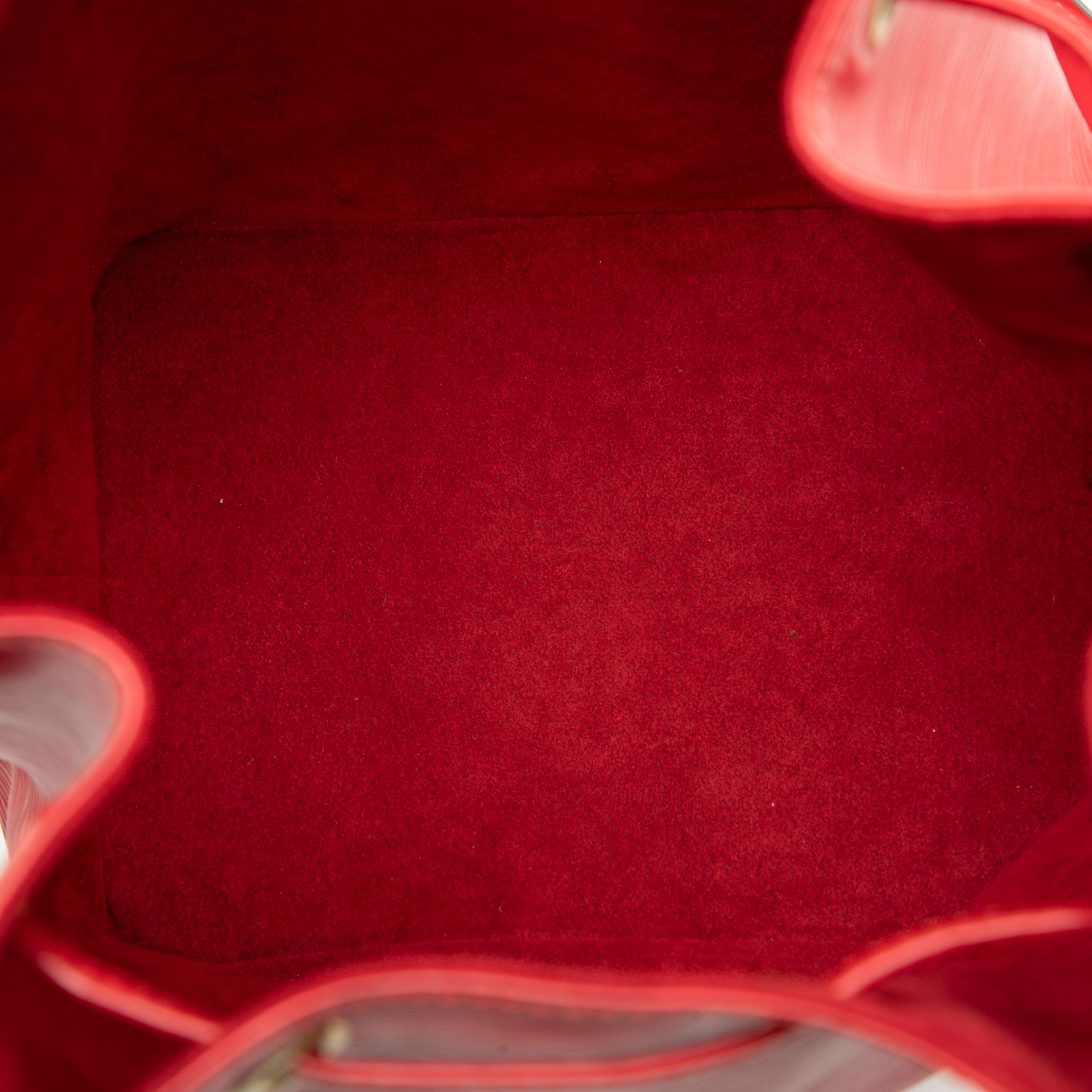 Louis Vuitton Epi Petit Noe, från Luxclusif, i färgen red. Klicka för att öppna bilden i stort format