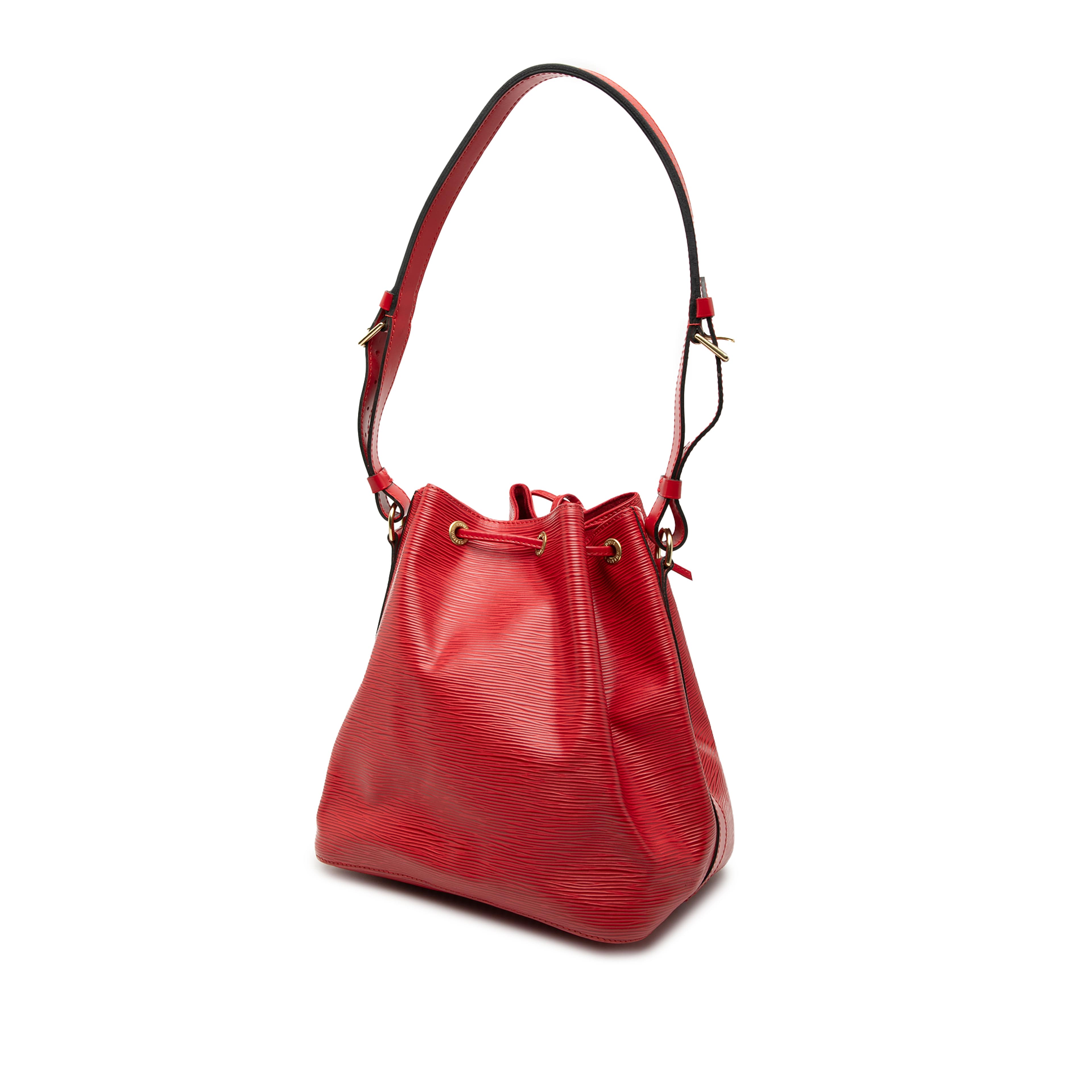 Louis Vuitton Epi Petit Noe, från Luxclusif, i färgen red. Klicka för att öppna bilden i stort format