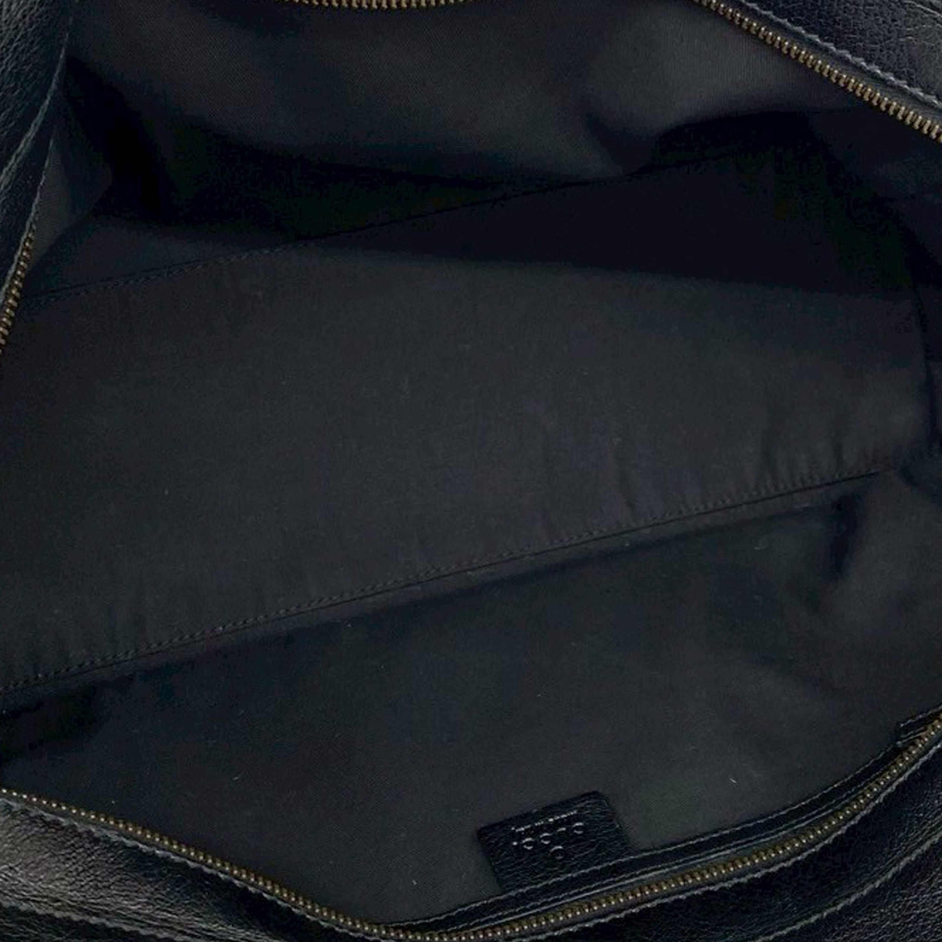 Gucci Studded Leather Interlocking G Blondie Tote, från Luxclusif, i färgen black. Klicka för att öppna bilden i stort format