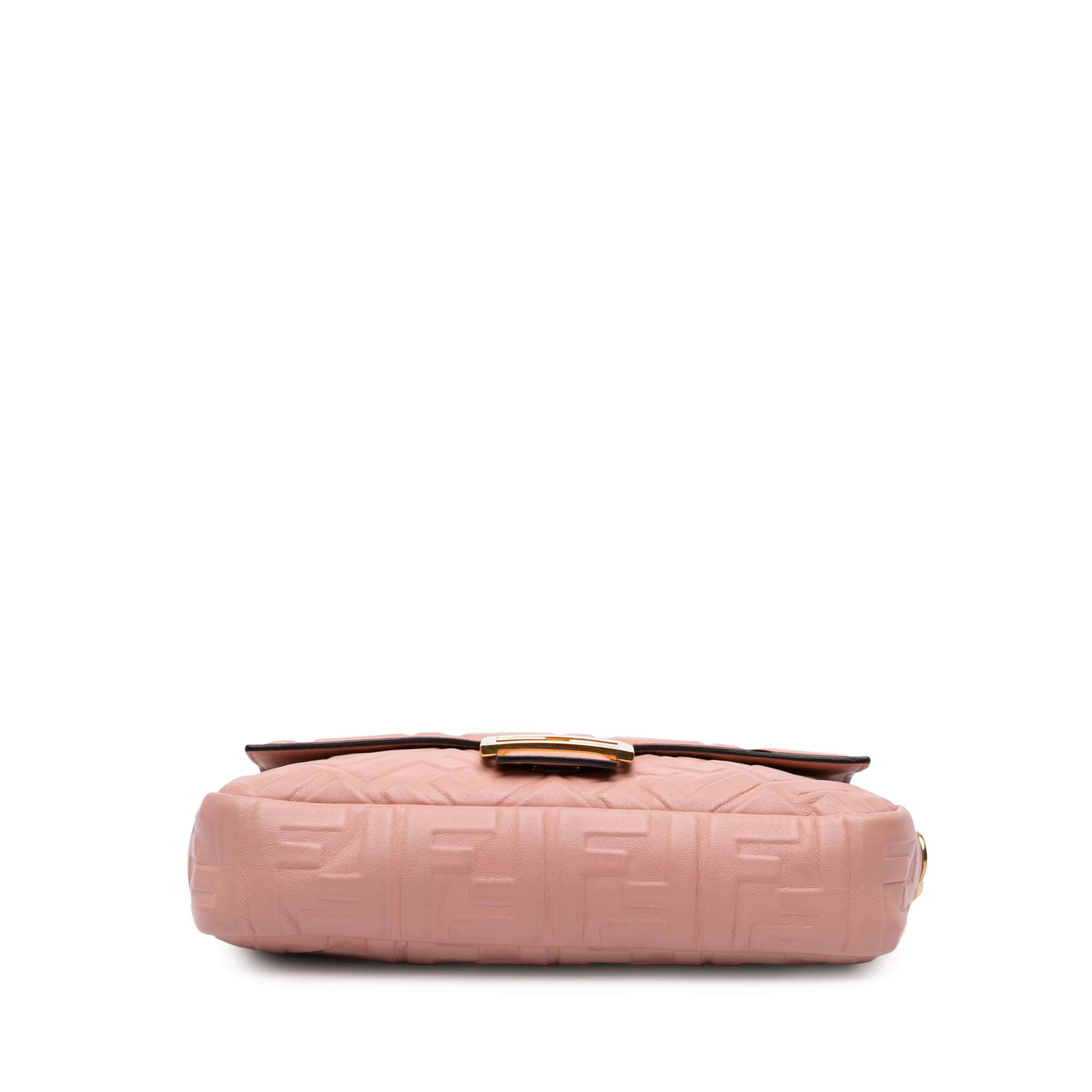 Fendi Medium Leather Embossed Ff Baguette Satchel, från Luxclusif, i färgen salmon. Klicka för att öppna bilden i stort format